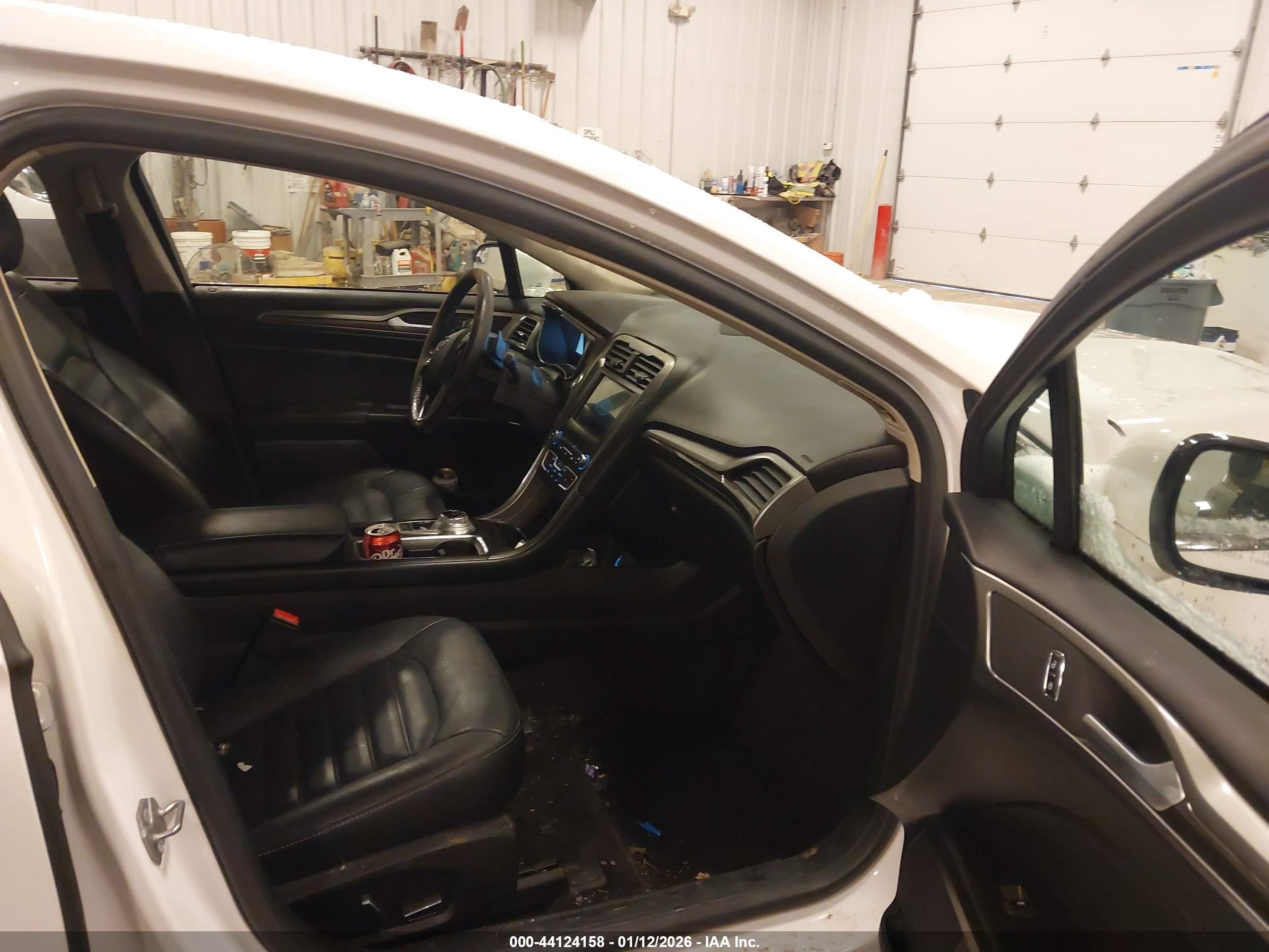 FORD FUSION image 5