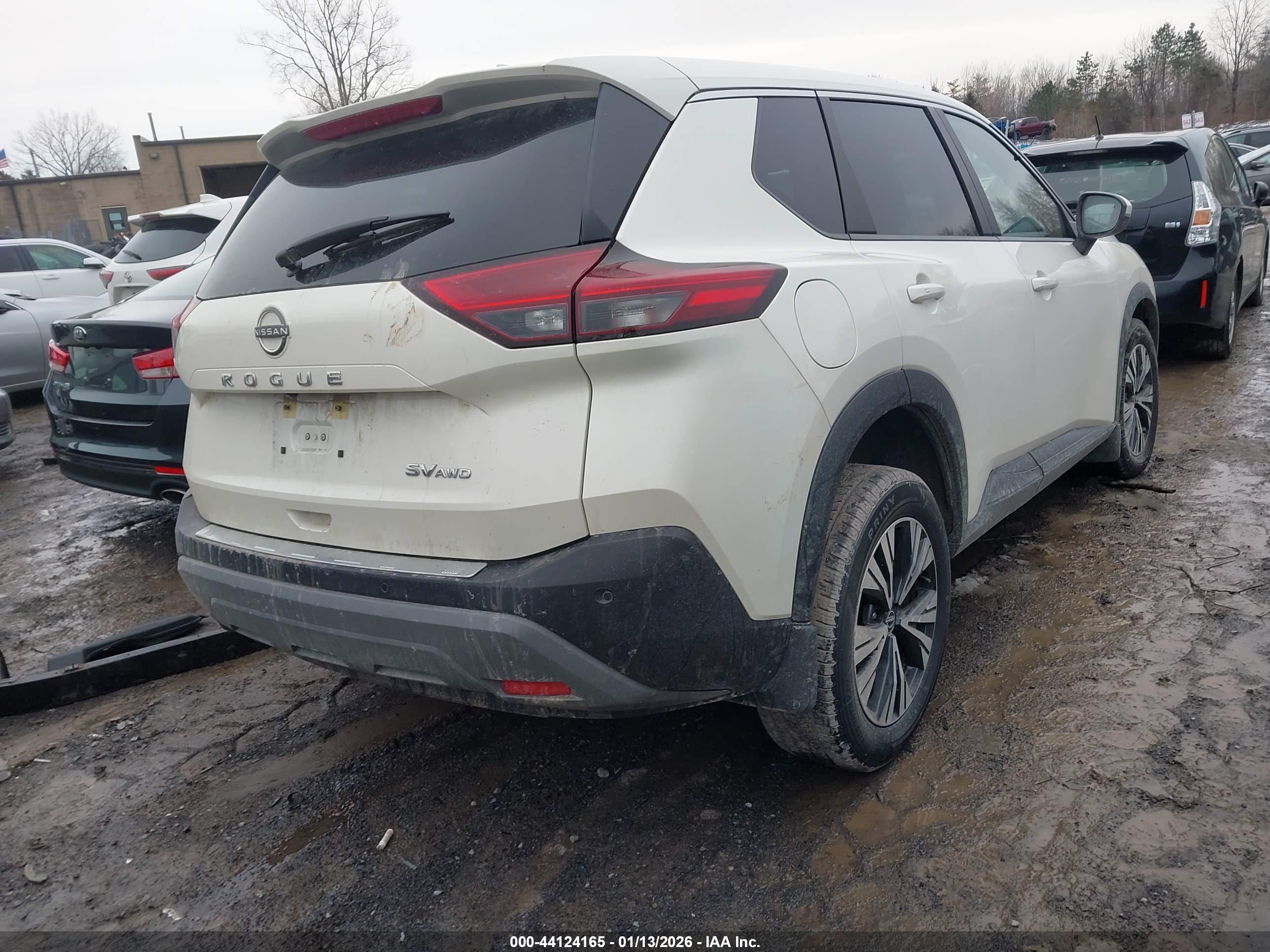NISSAN ROGUE image 4