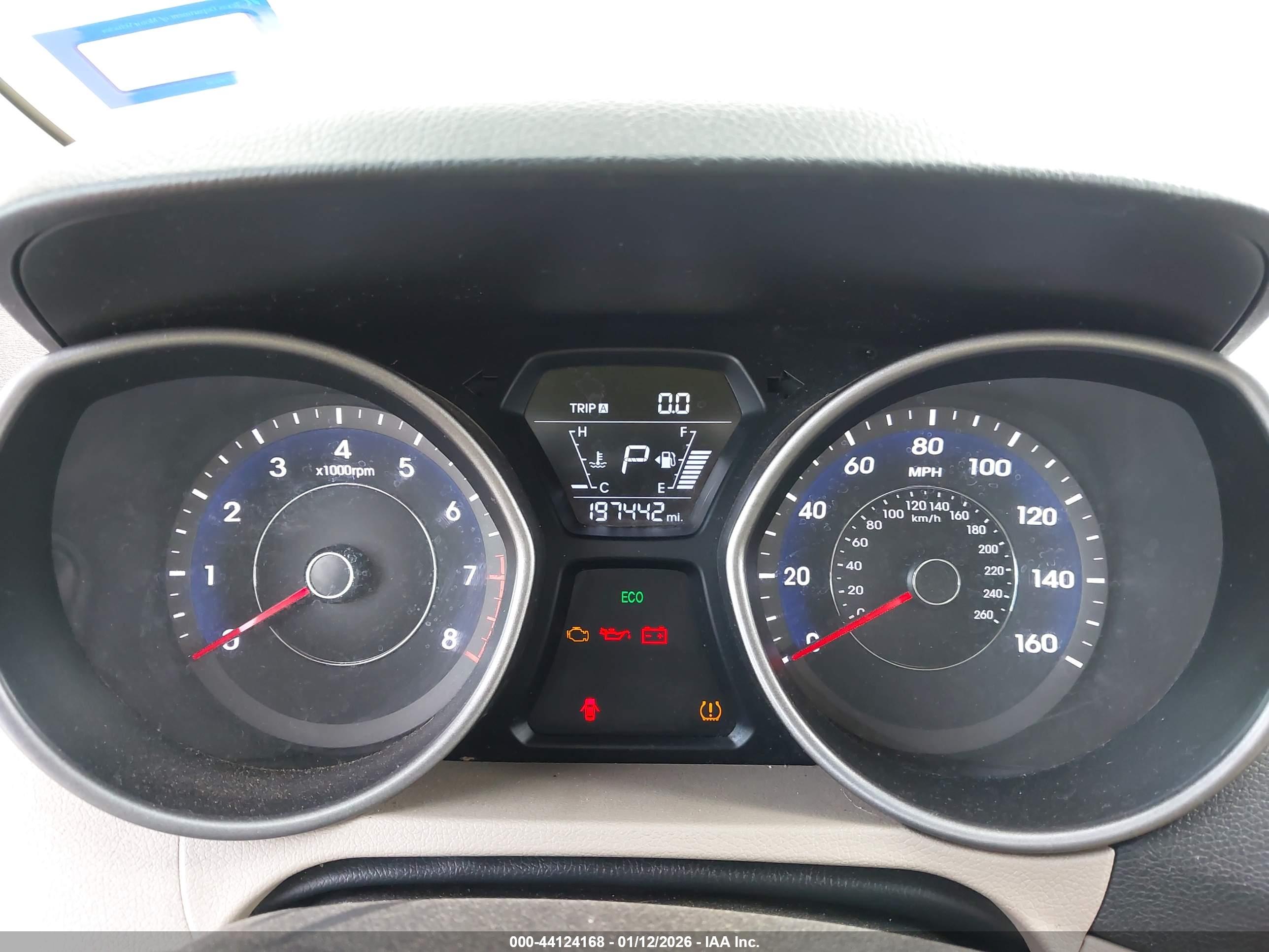 HYUNDAI ELANTRA image 7