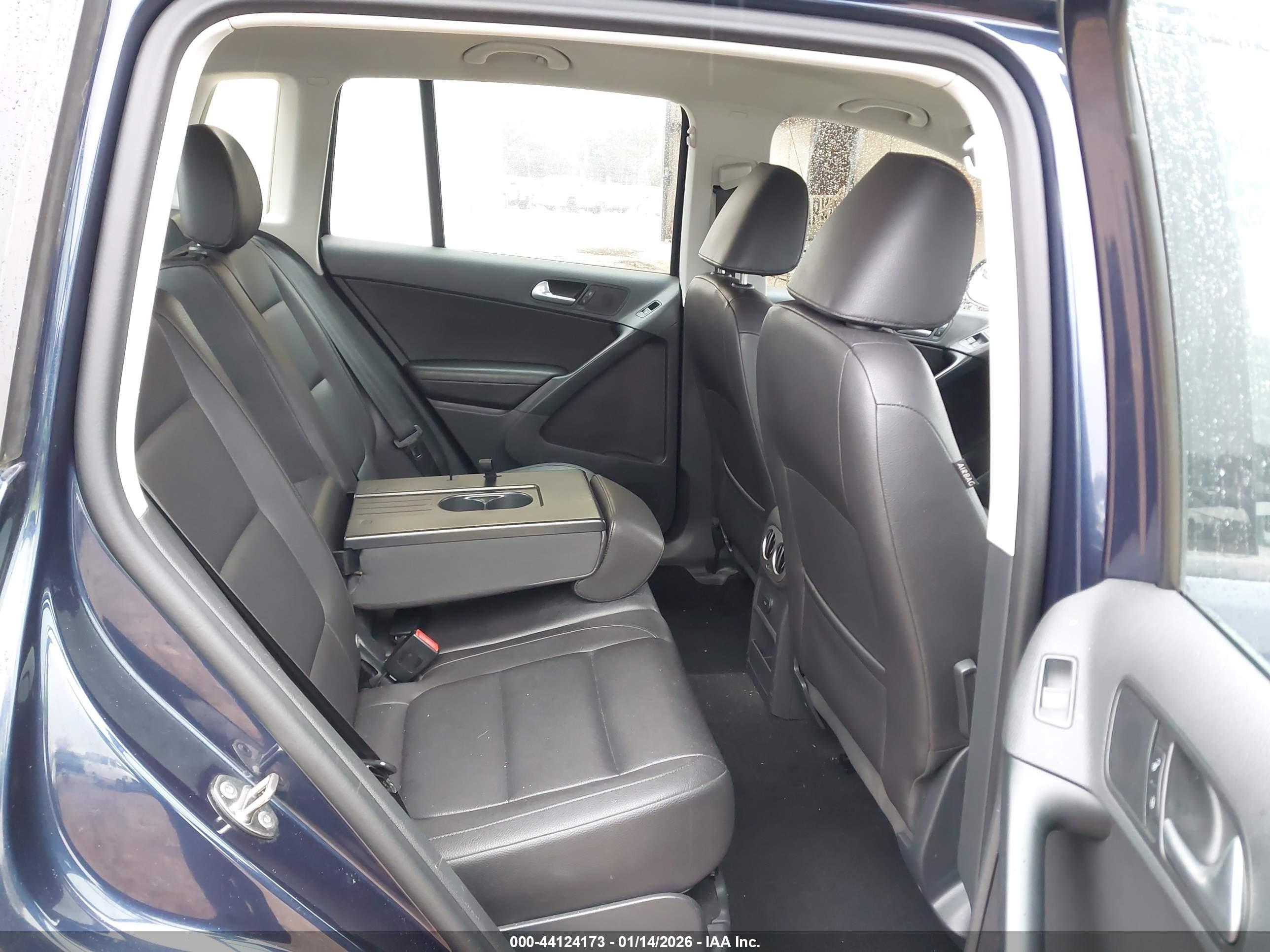 VOLKSWAGEN TIGUAN image 8