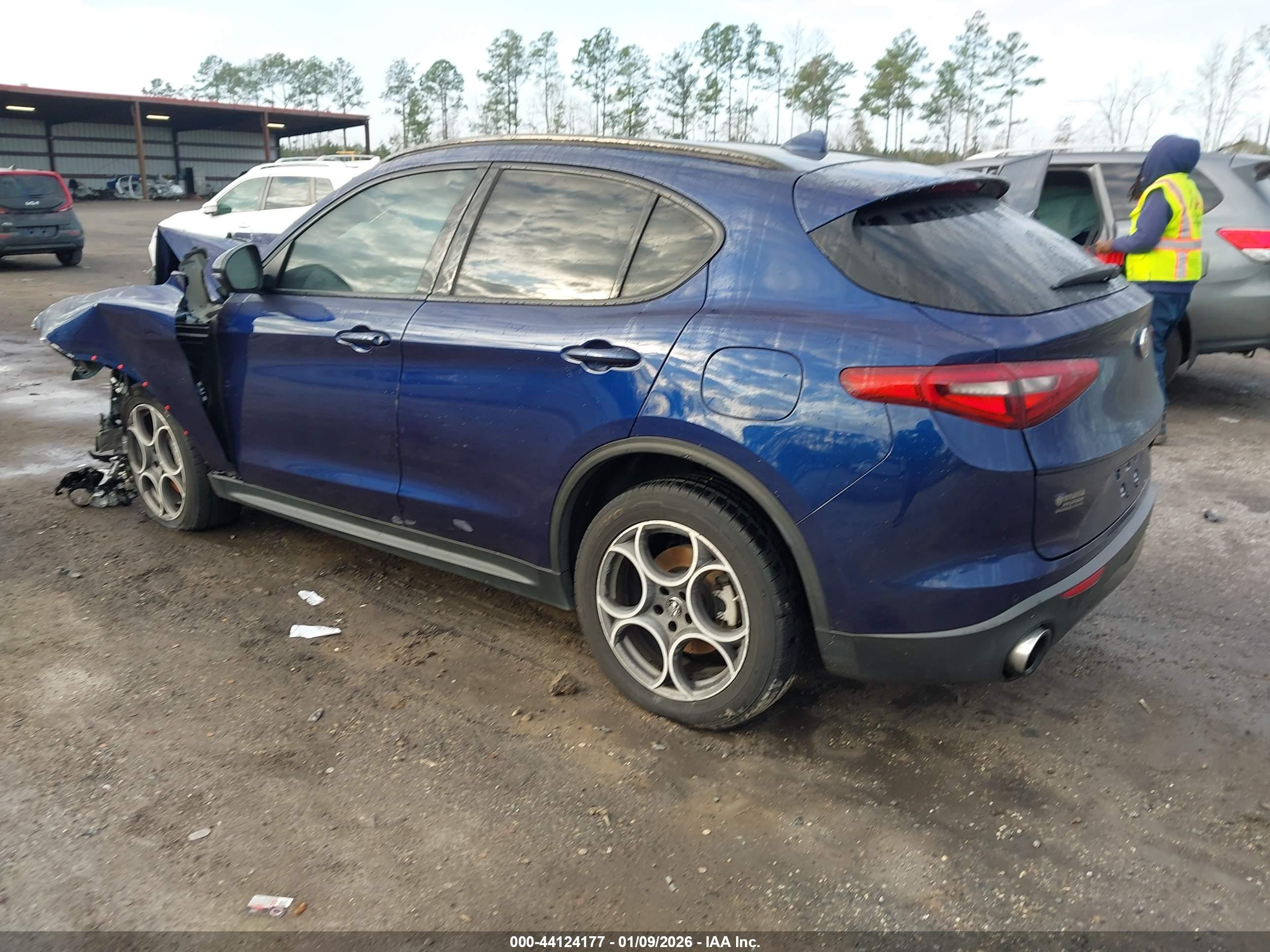 ALFA ROMEO image 3