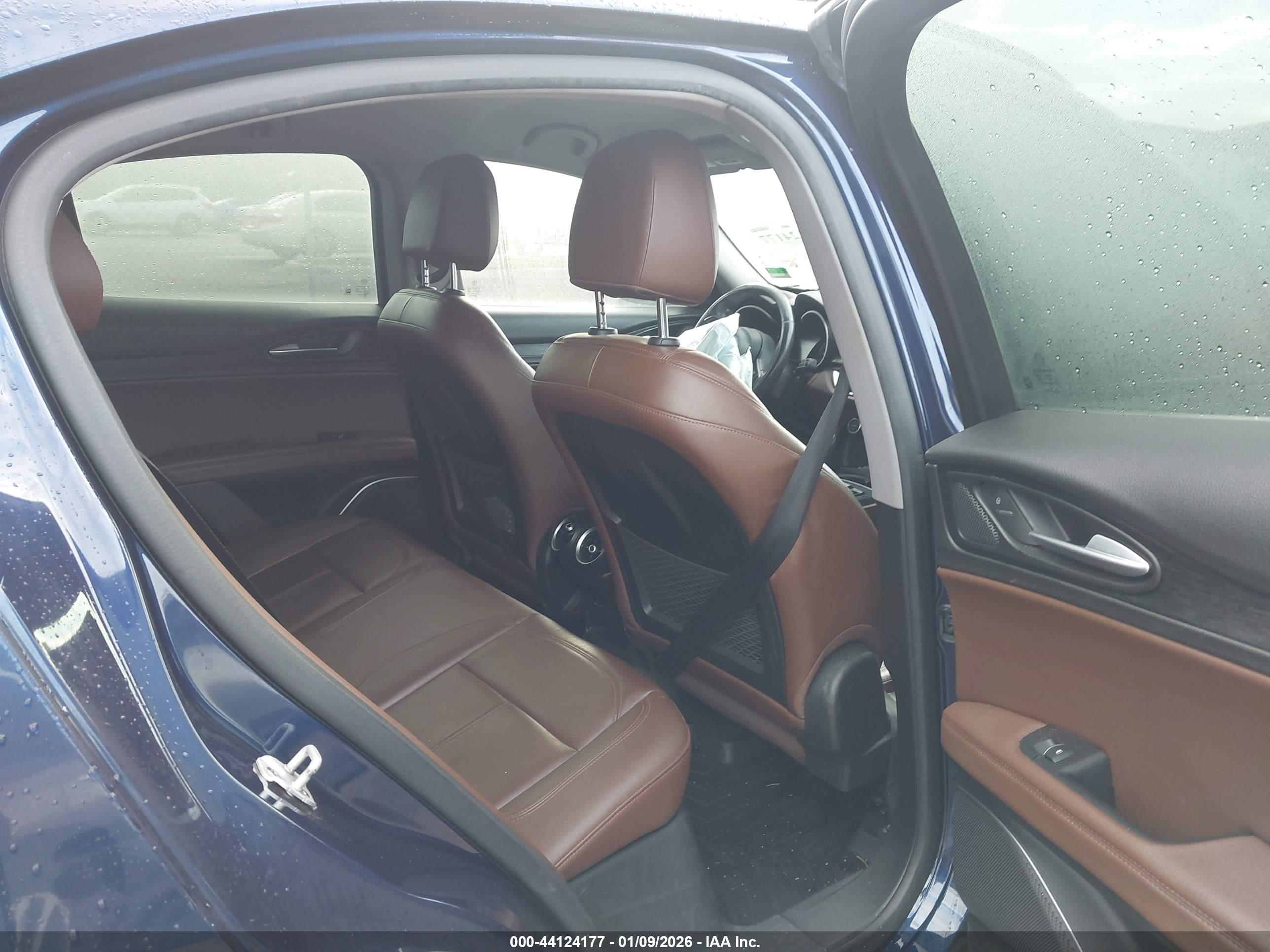 ALFA ROMEO image 8