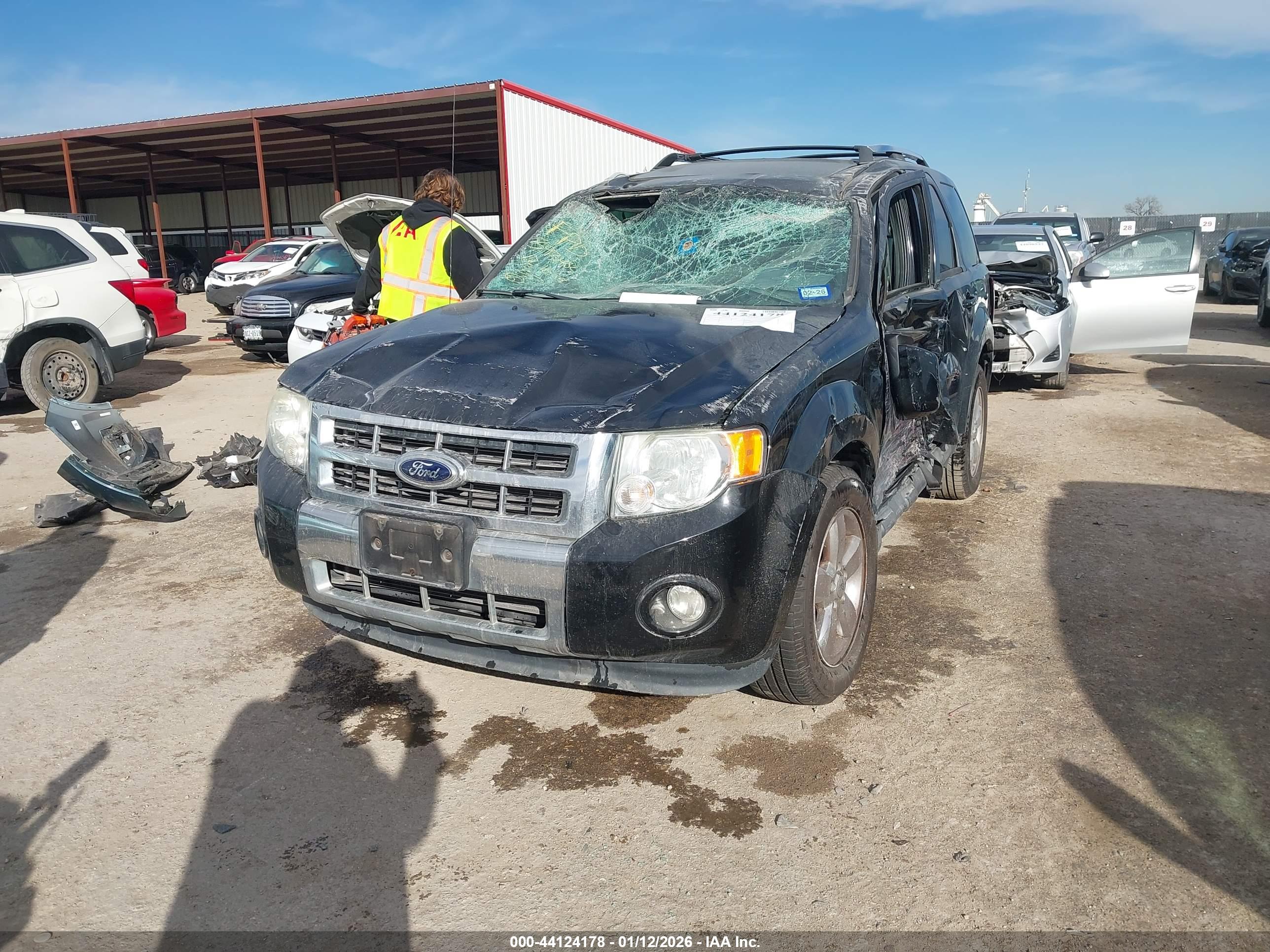 FORD ESCAPE image 2