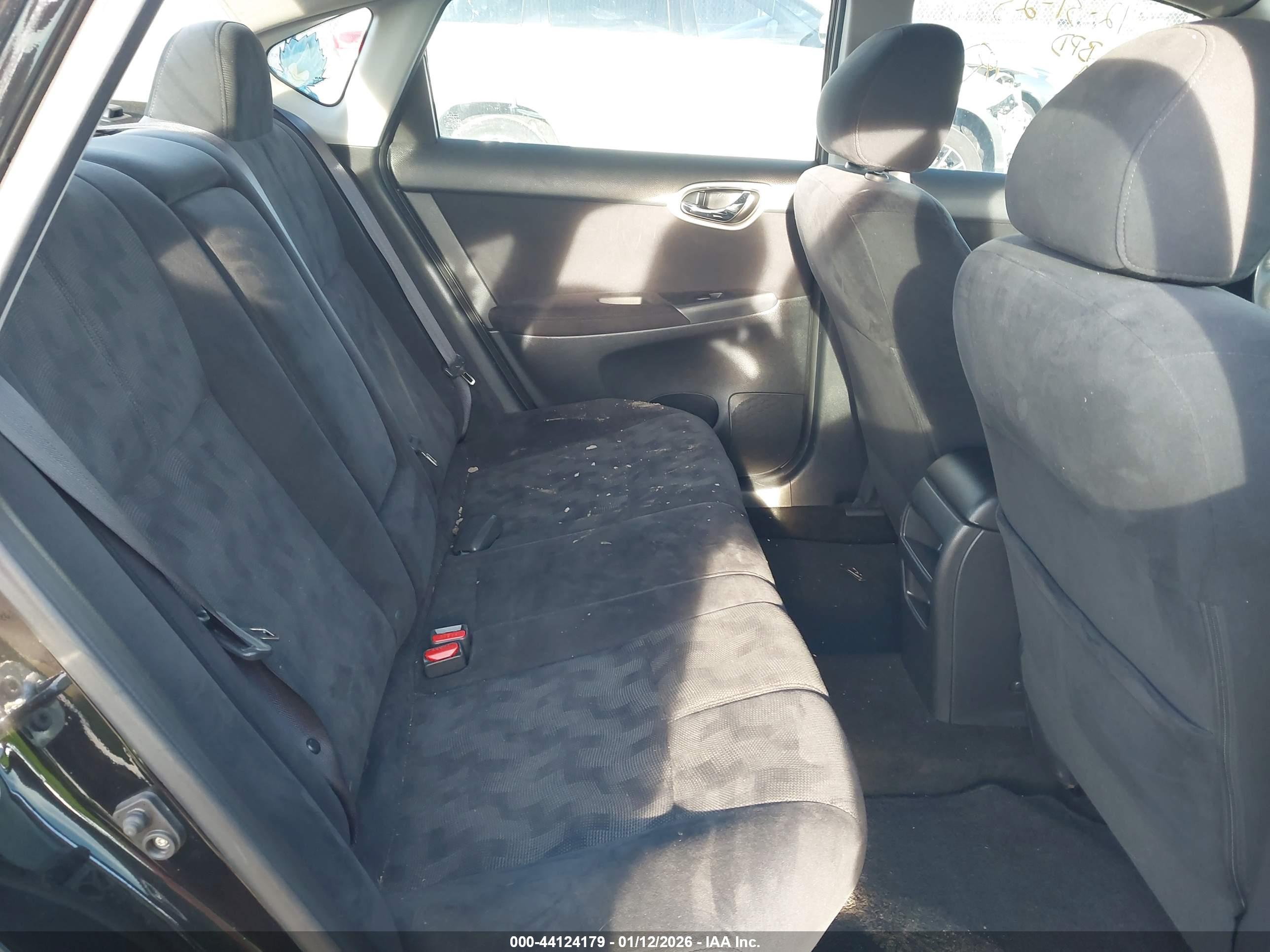 NISSAN SENTRA image 8