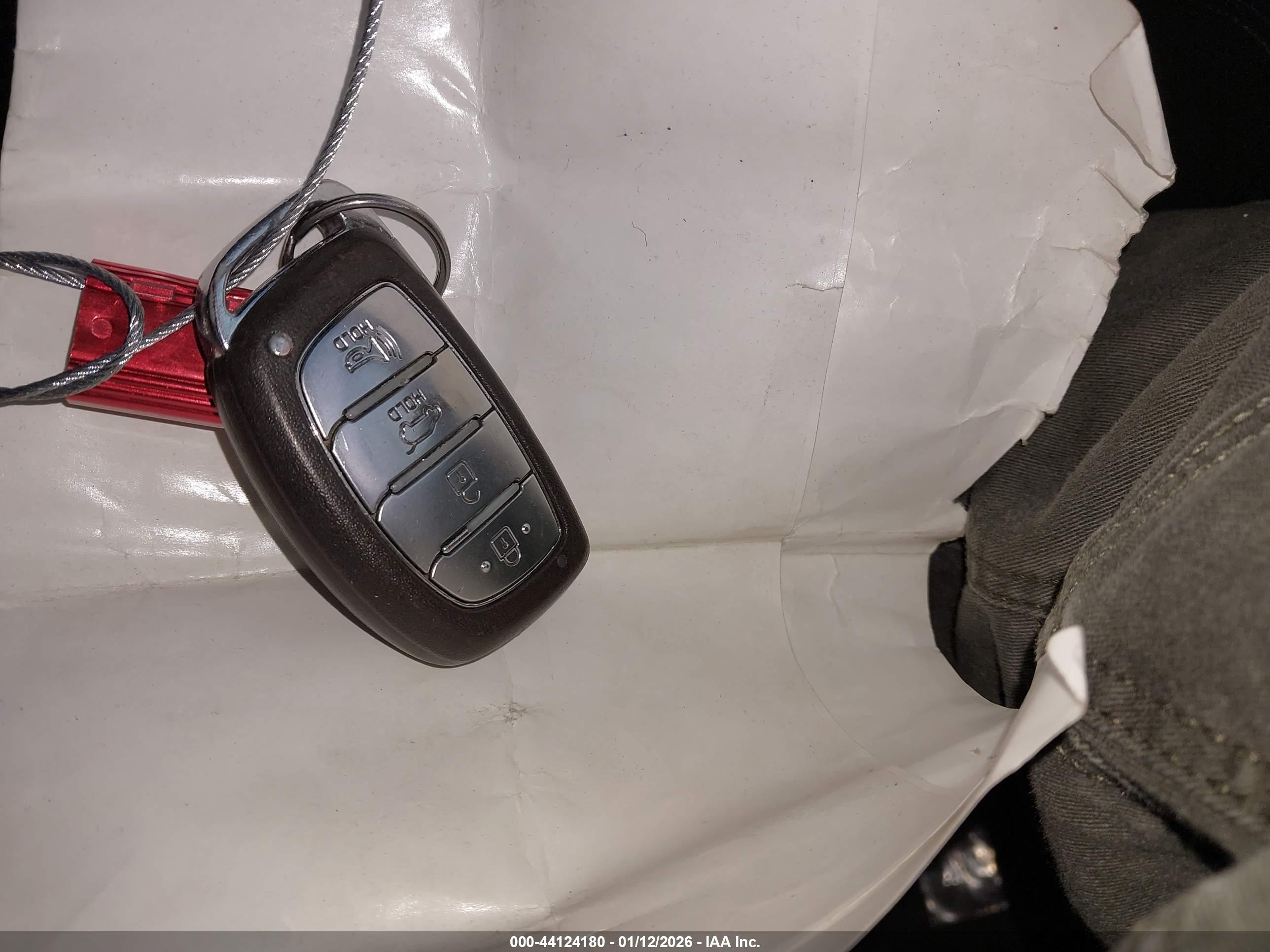 HYUNDAI TUCSON image 11
