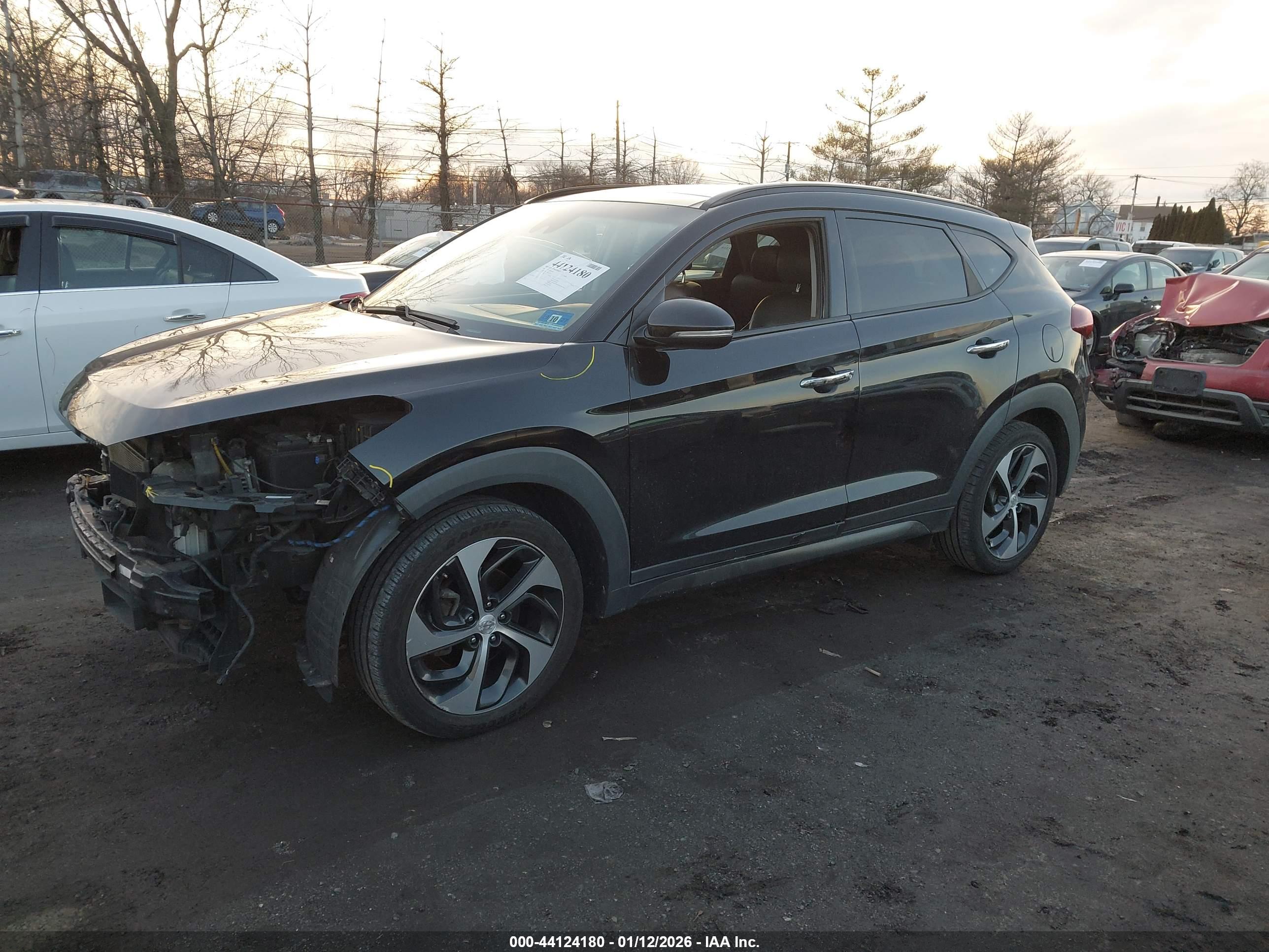 HYUNDAI TUCSON image 2