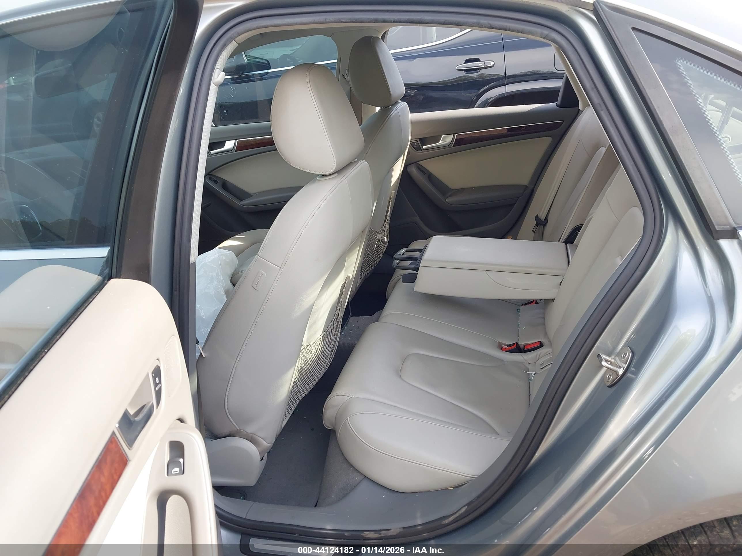 AUDI A4 image 8