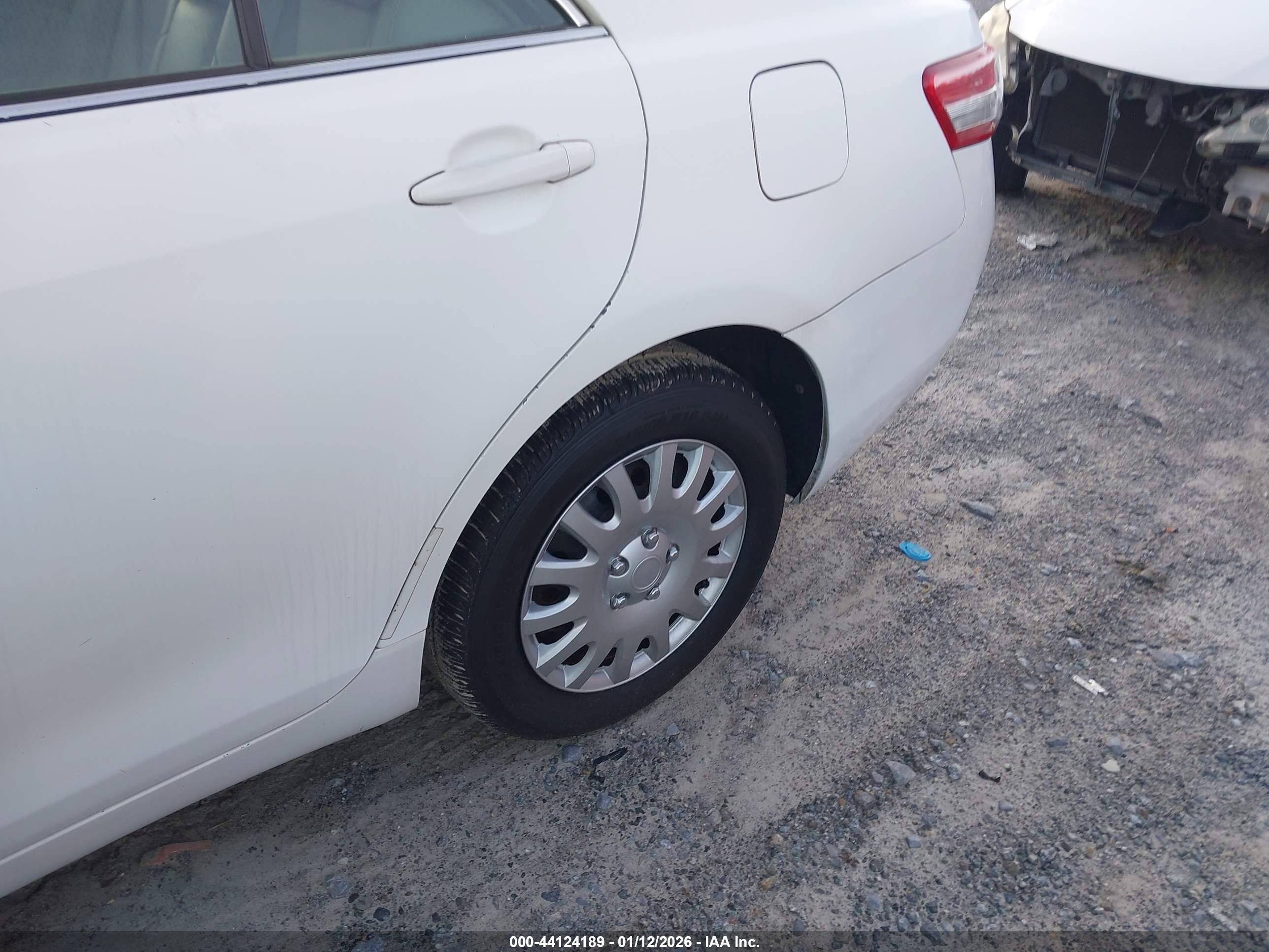 TOYOTA CAMRY image 6
