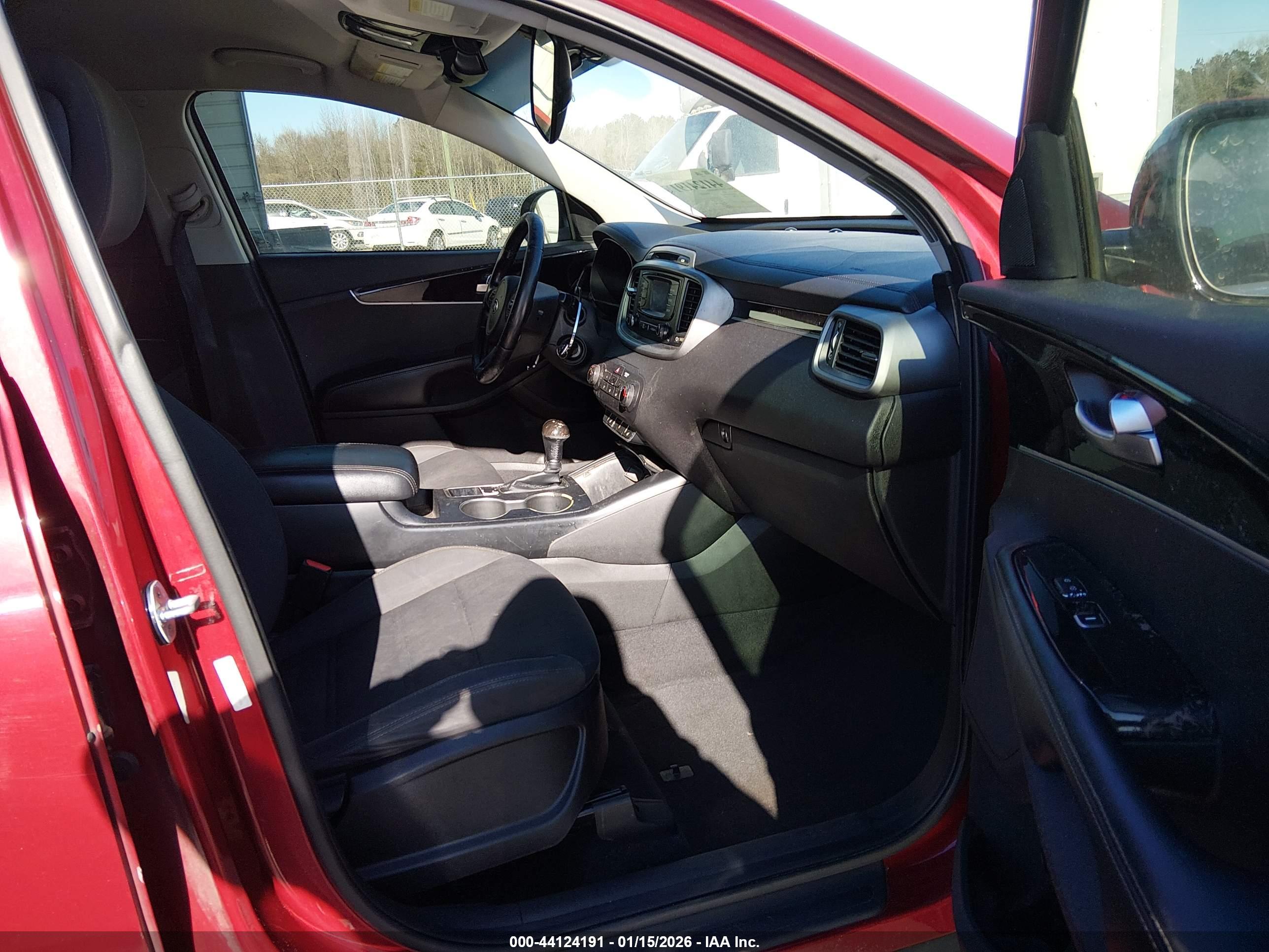 KIA SORENTO image 5