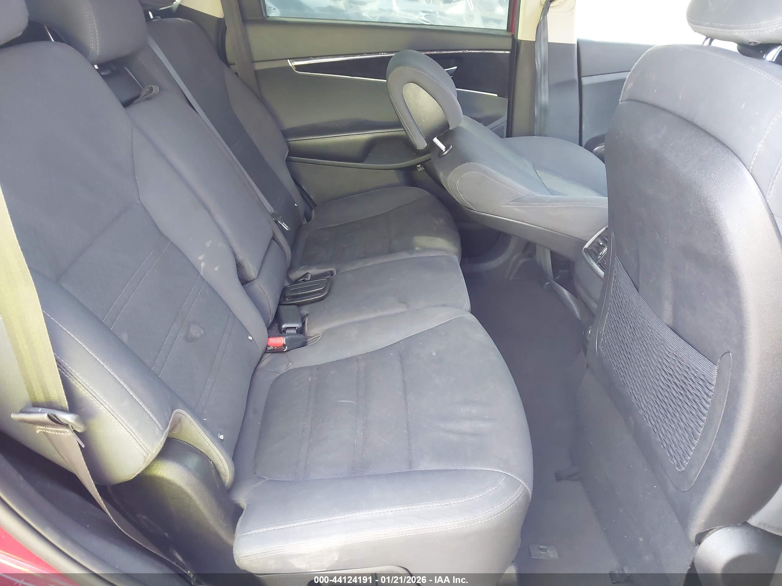 KIA SORENTO image 8