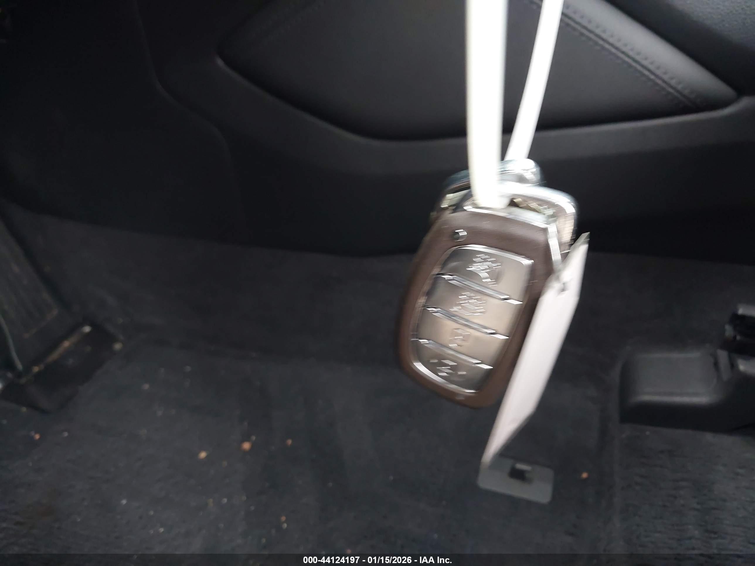 HYUNDAI TUCSON image 11