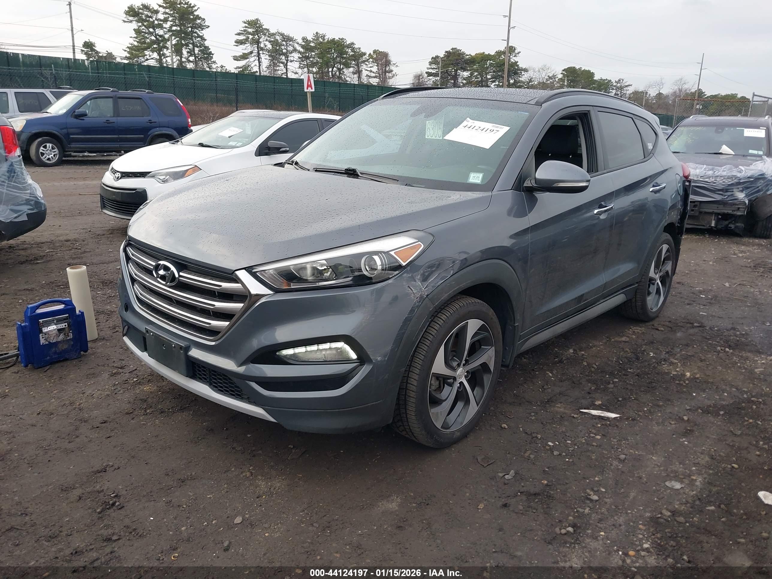 HYUNDAI TUCSON image 2