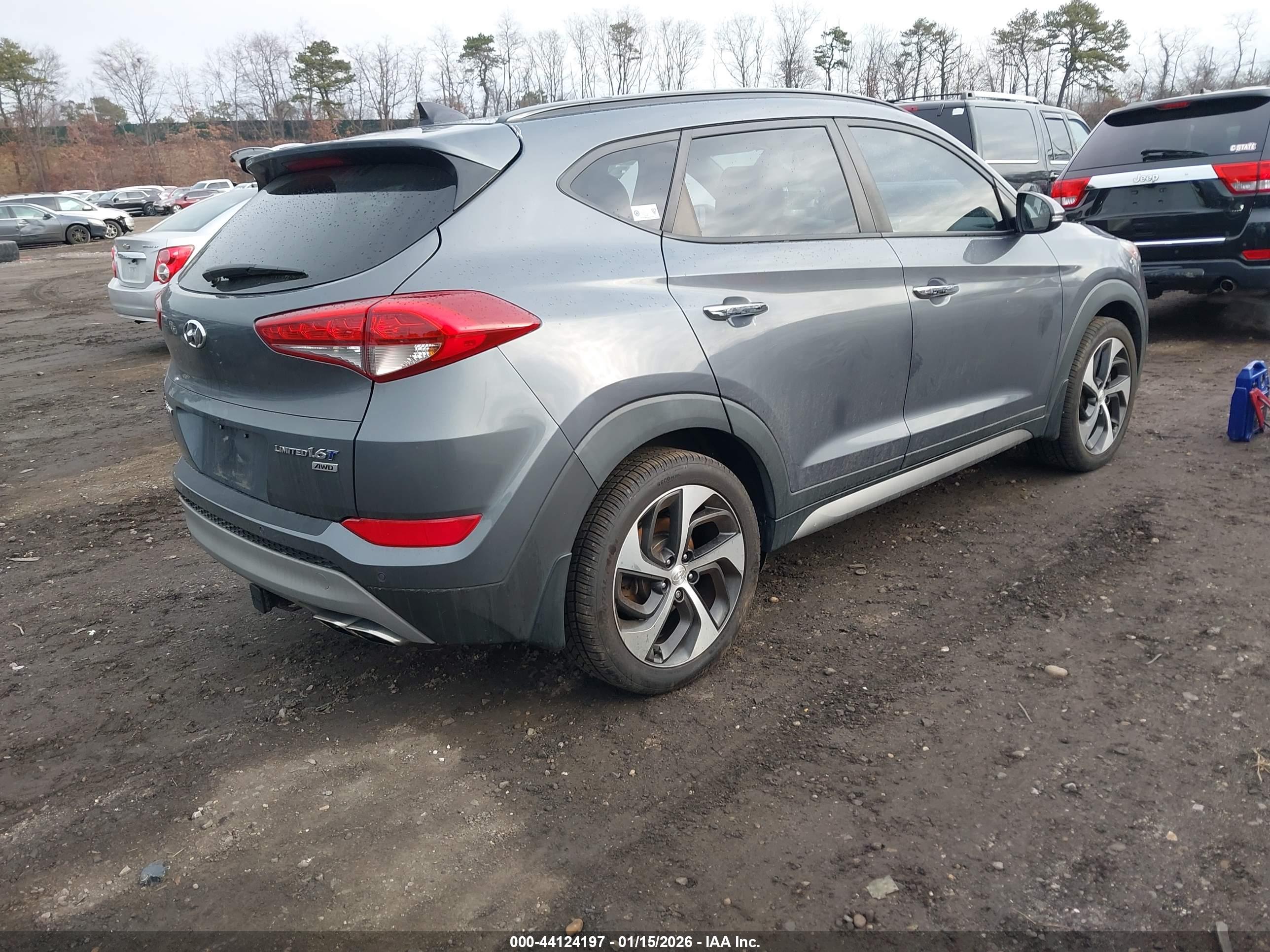 HYUNDAI TUCSON image 4