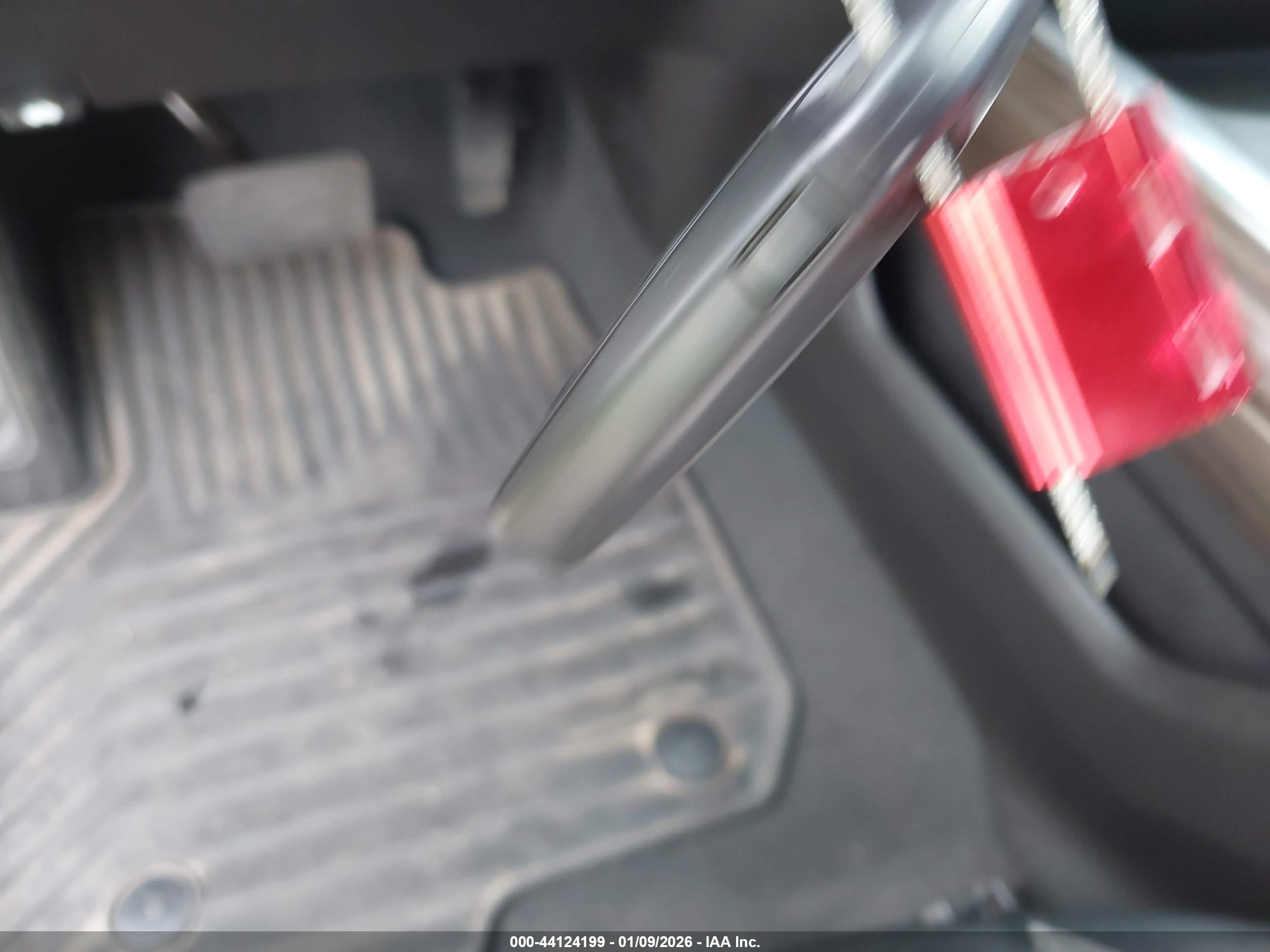 CHEVROLET SILVERADO image 11