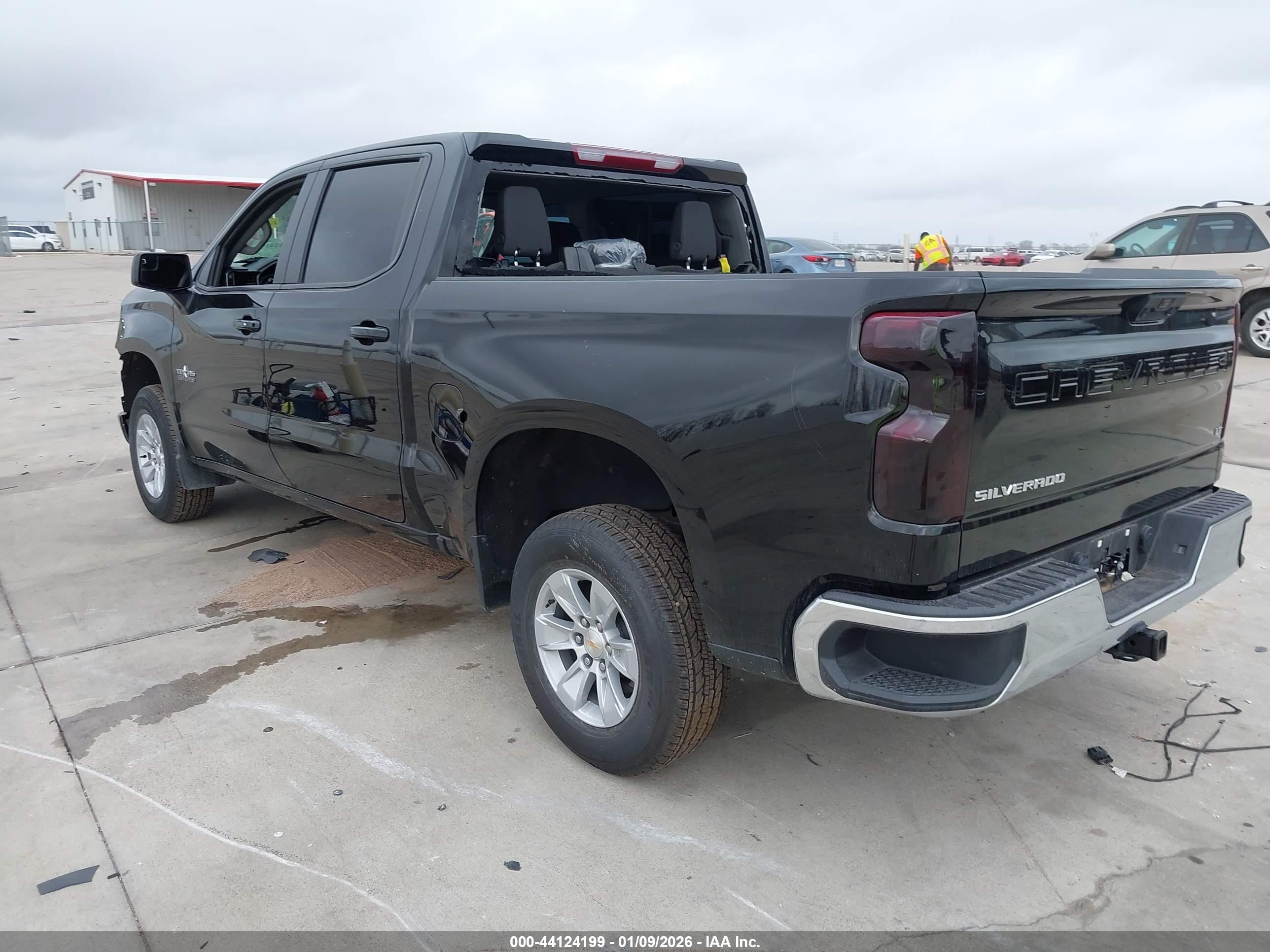 CHEVROLET SILVERADO image 3