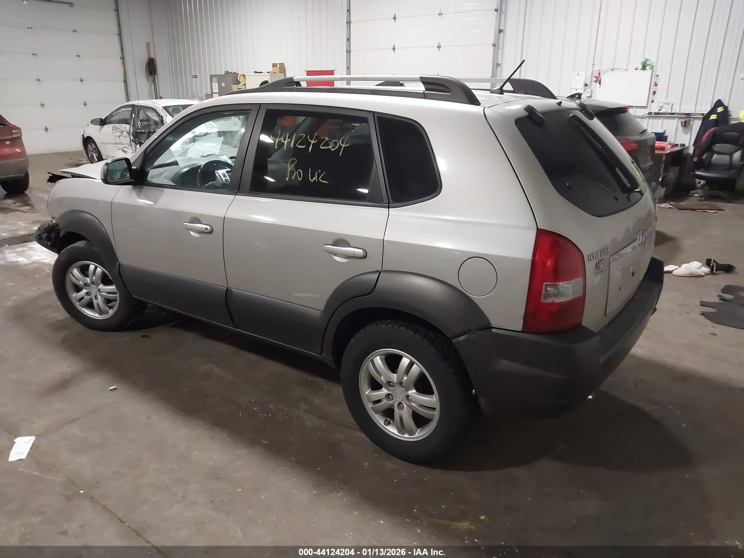 HYUNDAI TUCSON image 3