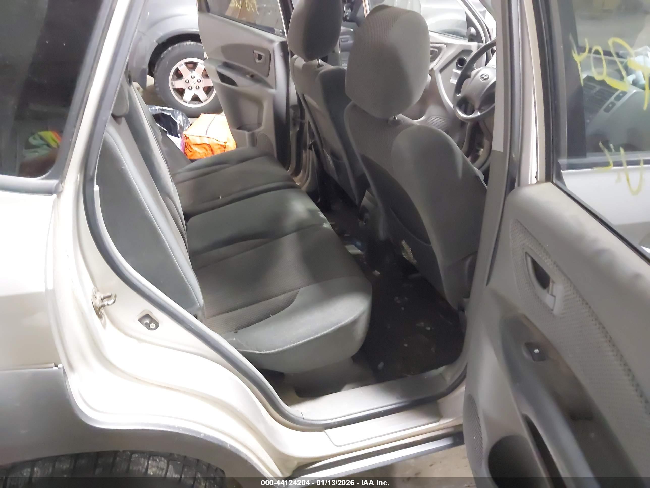 HYUNDAI TUCSON image 8