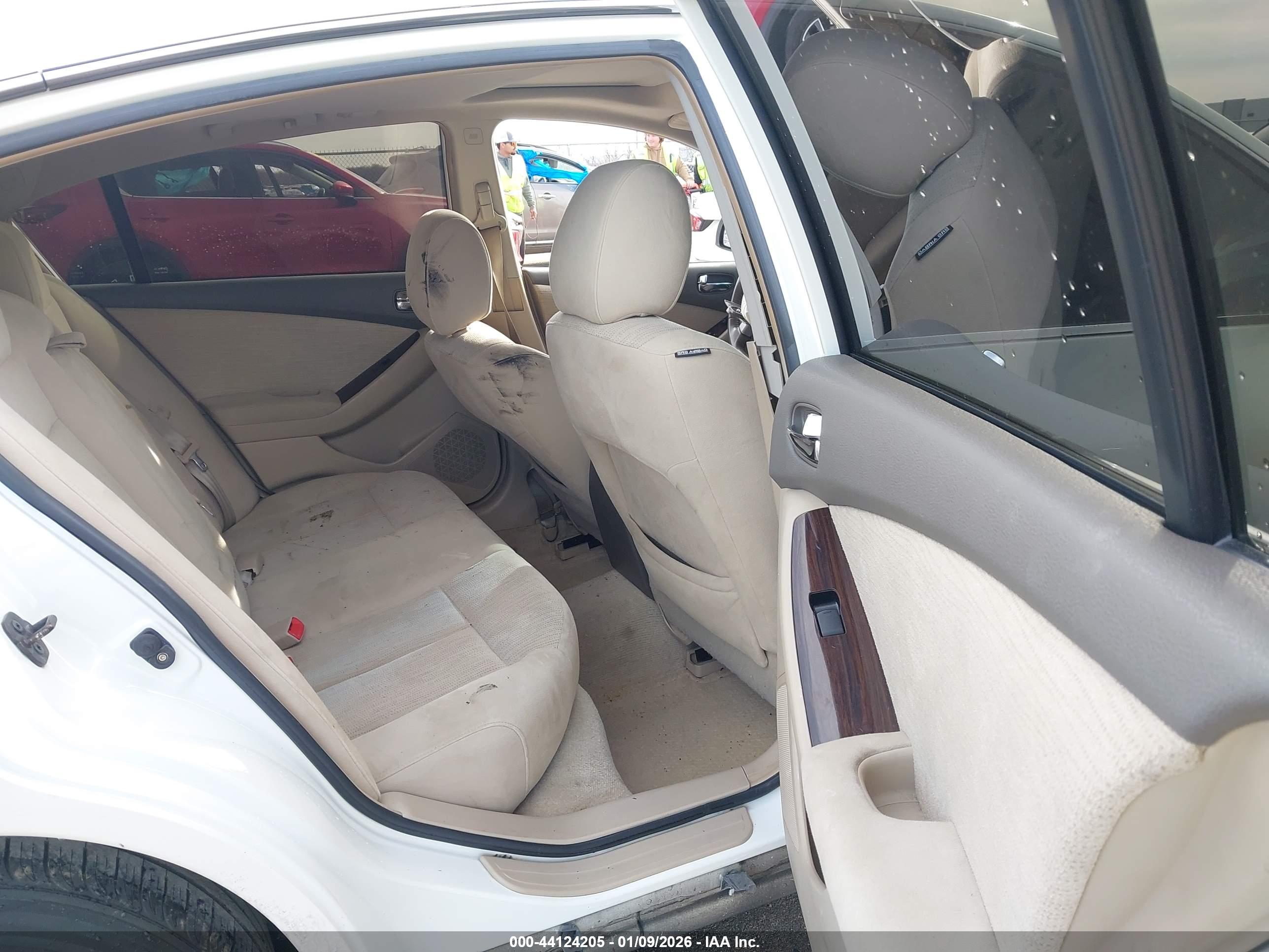NISSAN ALTIMA image 8