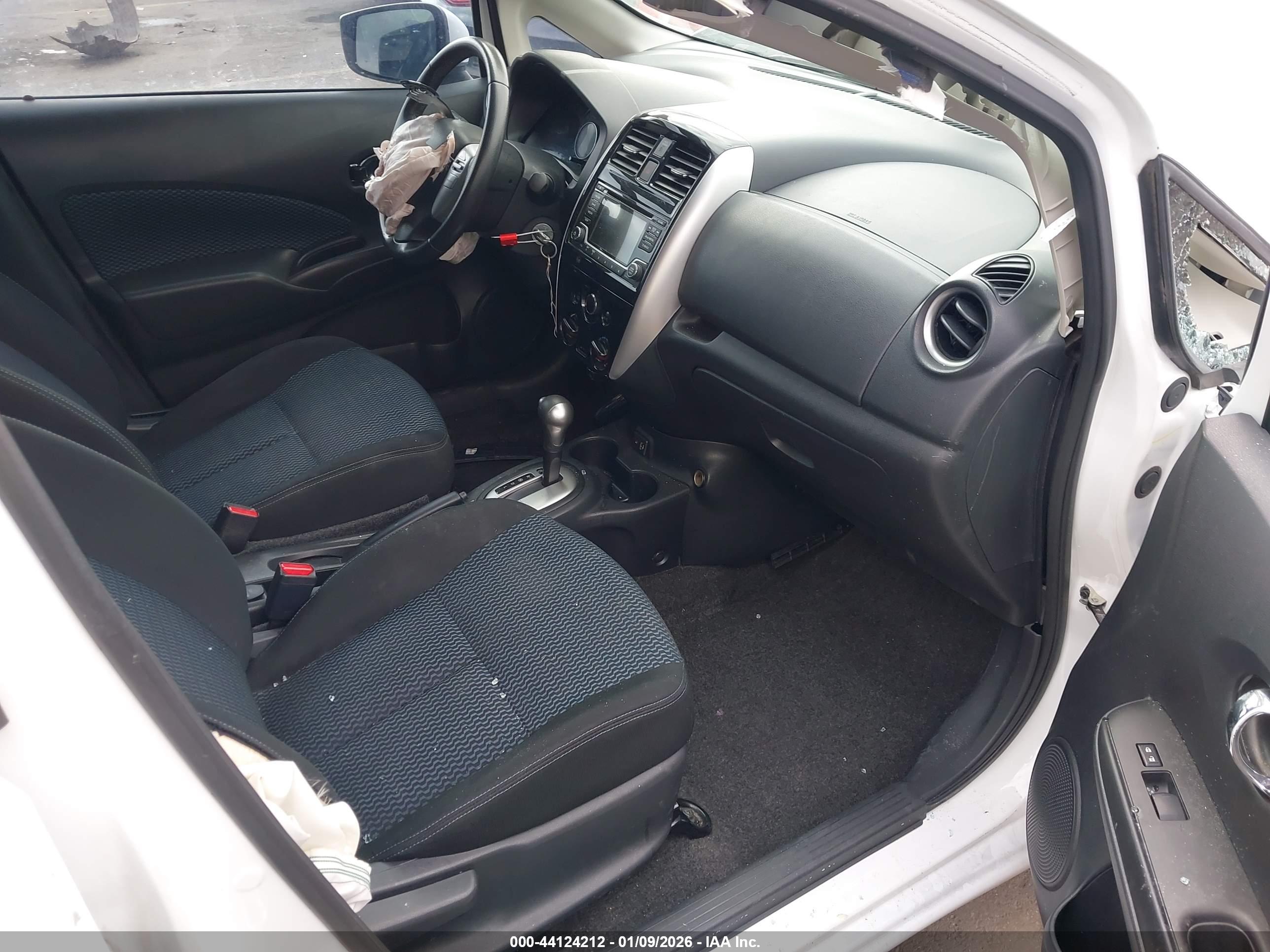 NISSAN VERSA image 5