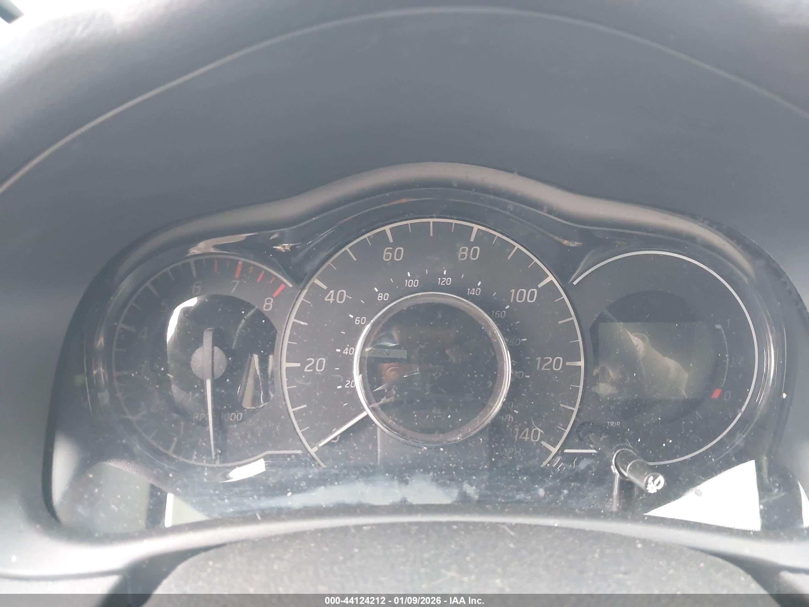 NISSAN VERSA image 7
