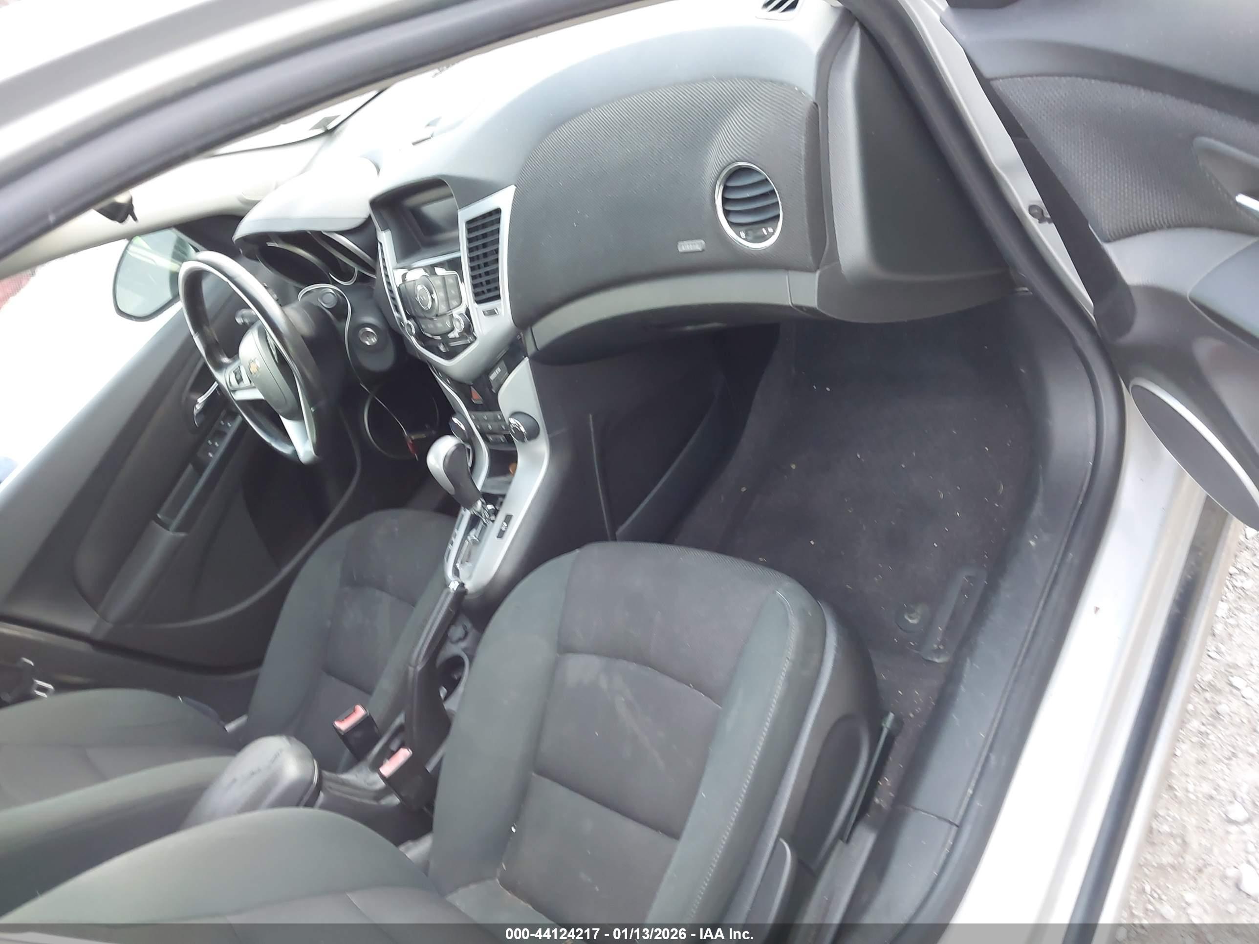 CHEVROLET CRUZE image 5