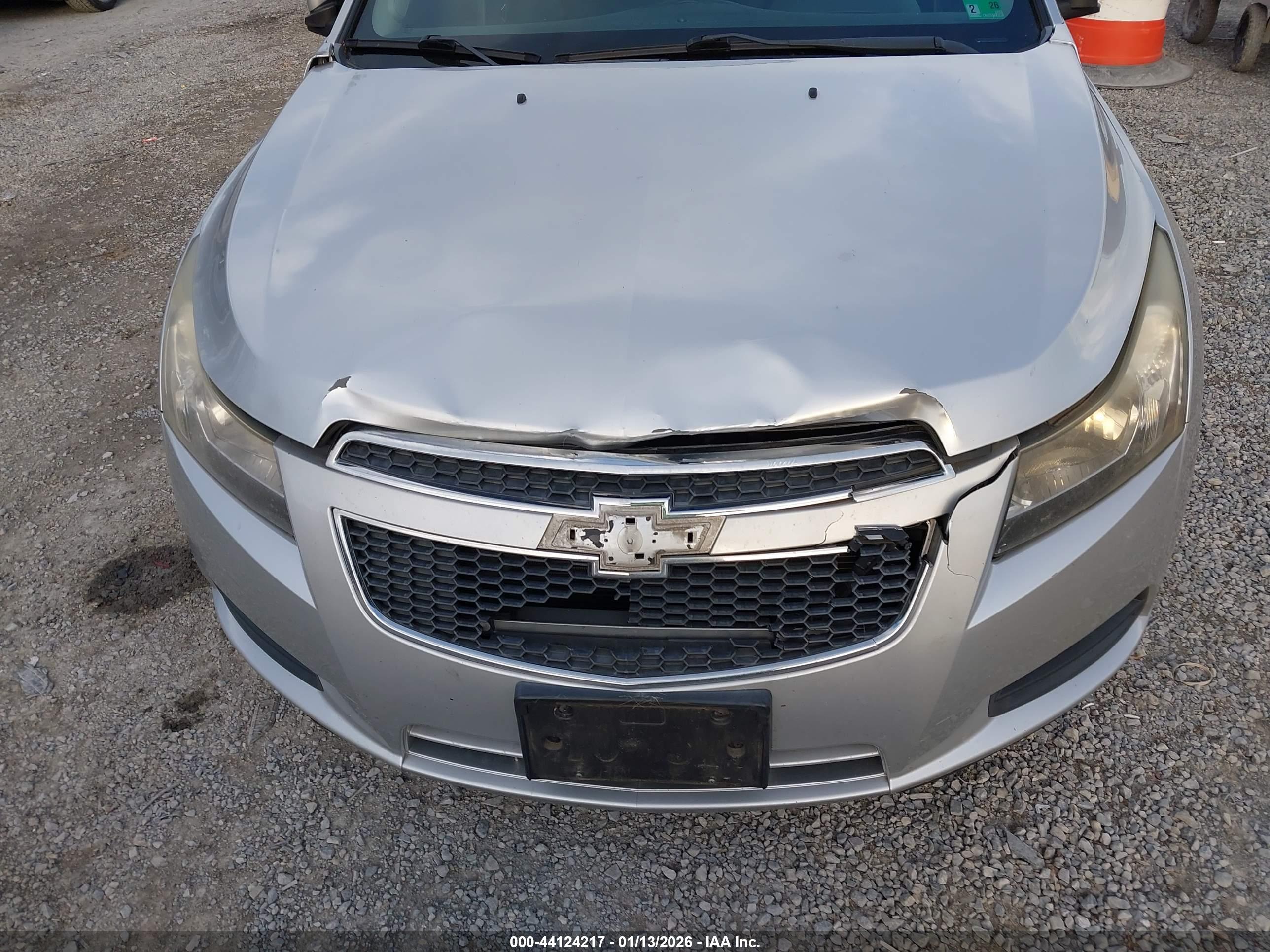 CHEVROLET CRUZE image 6