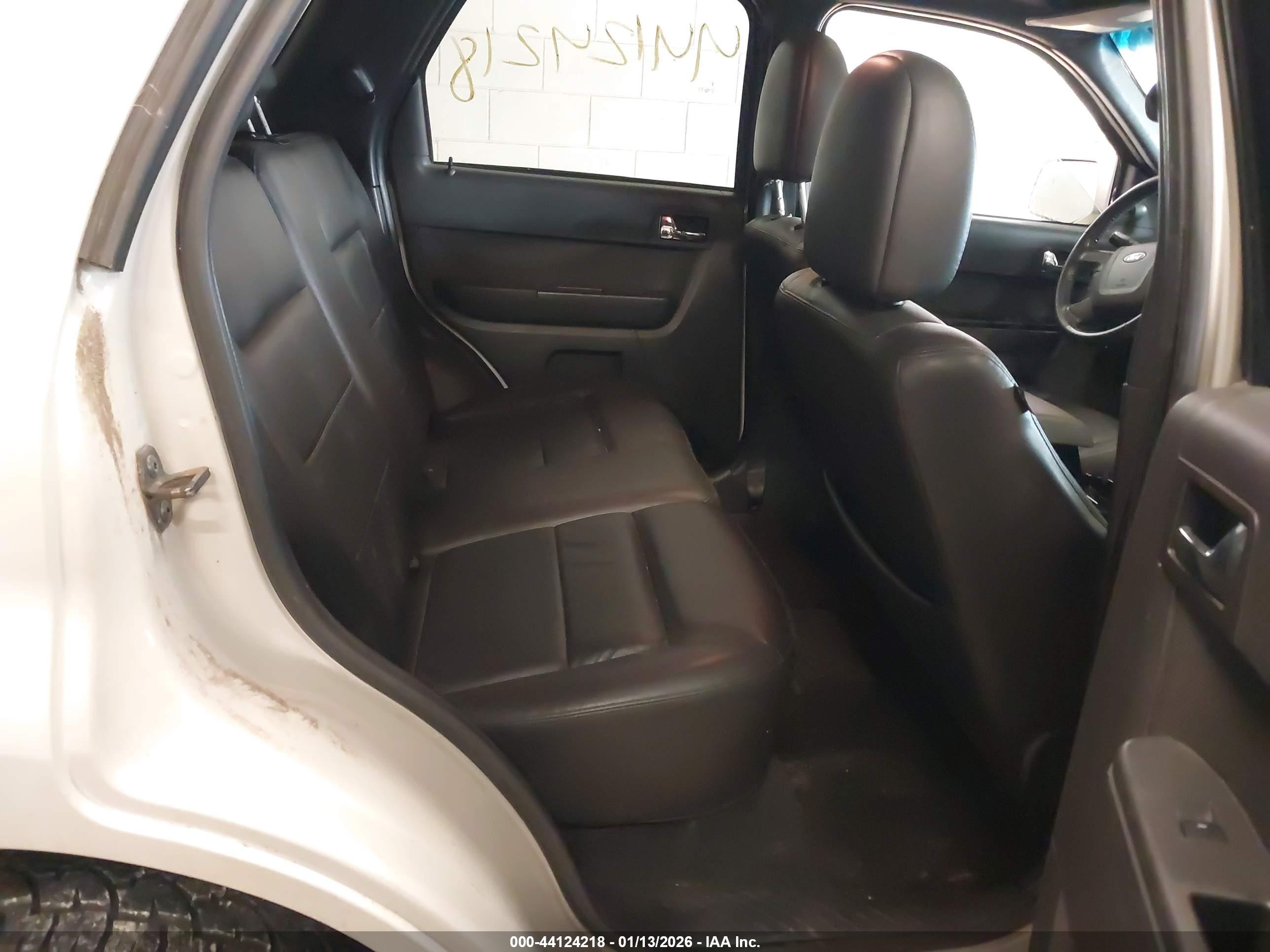 FORD ESCAPE image 8
