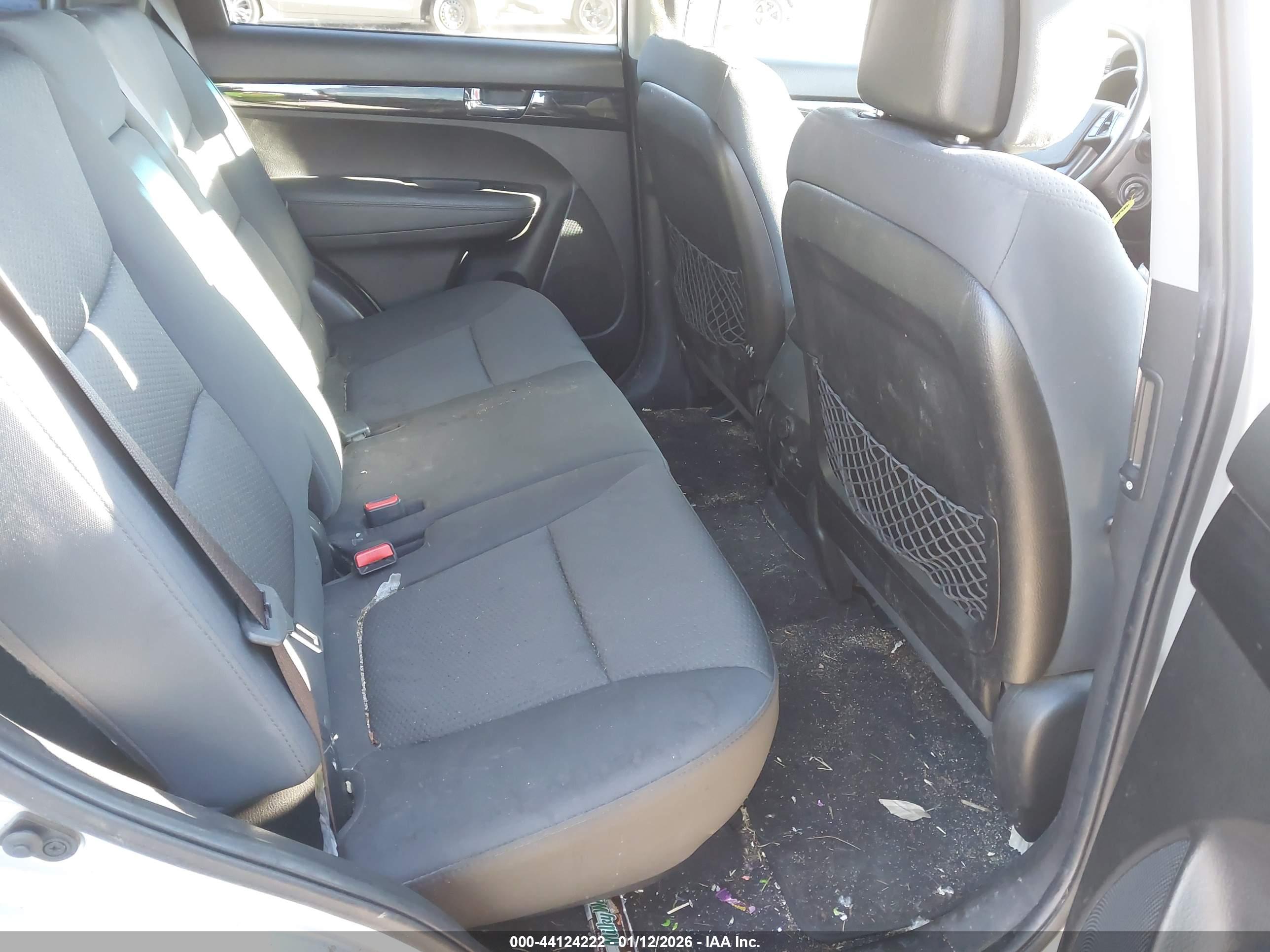 KIA SORENTO image 8