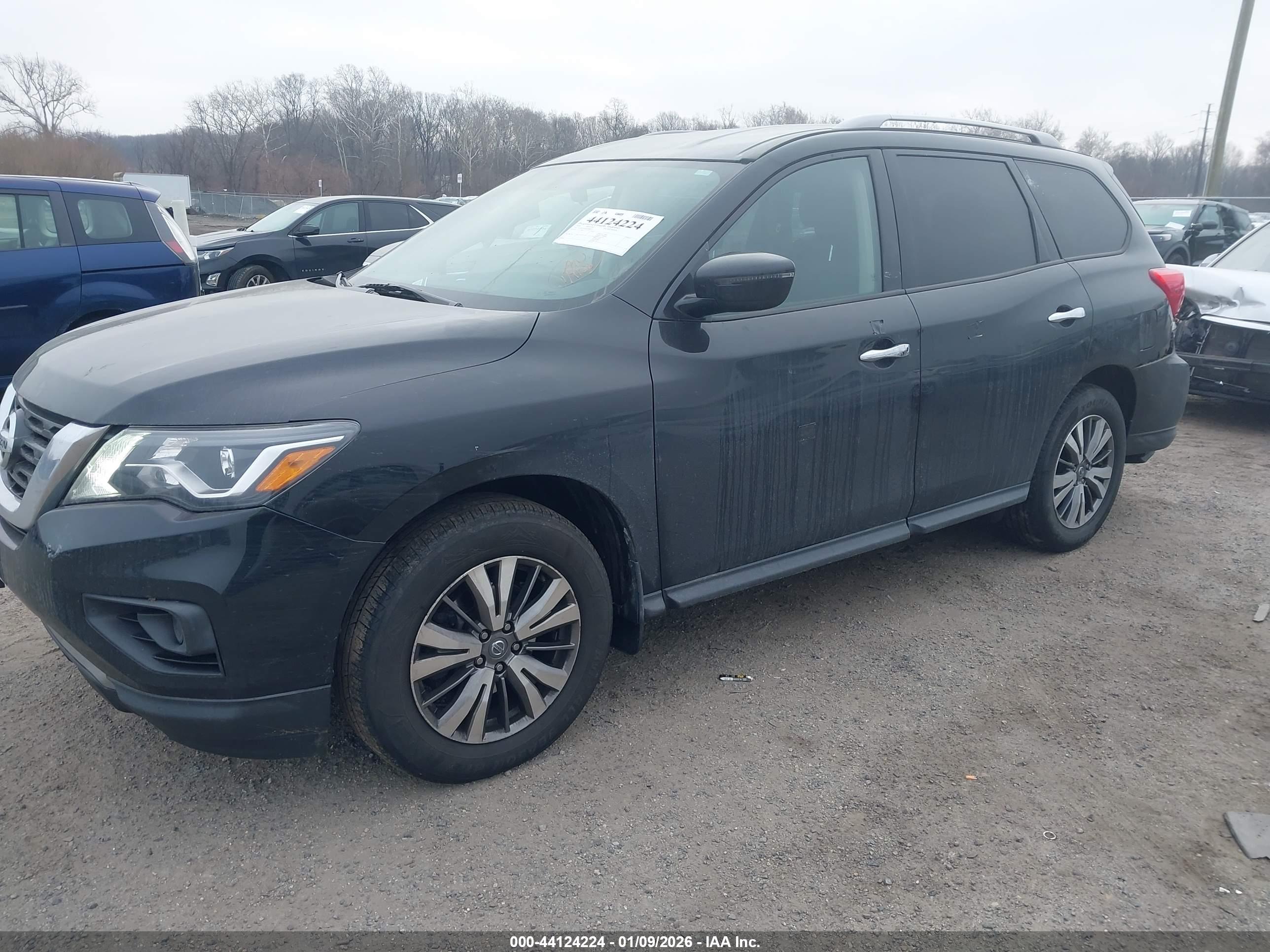 NISSAN PATHFINDER image 2