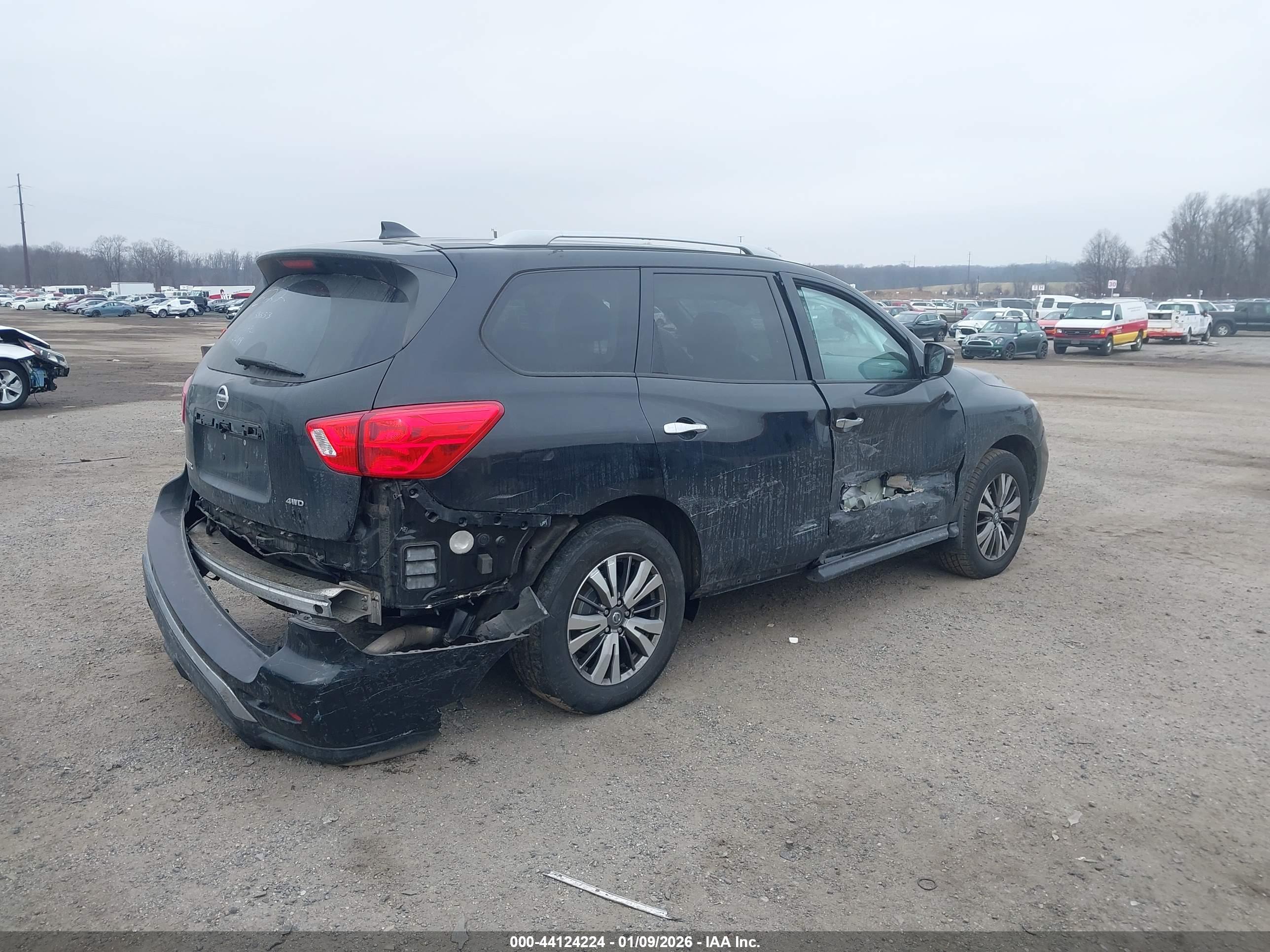 NISSAN PATHFINDER image 4