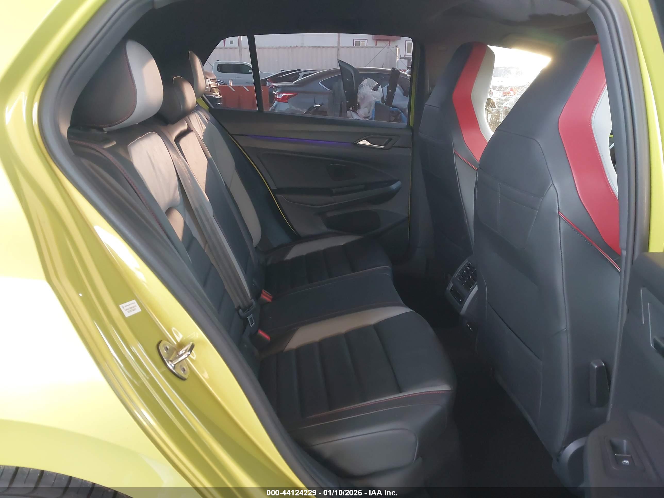 VOLKSWAGEN GOLF image 8