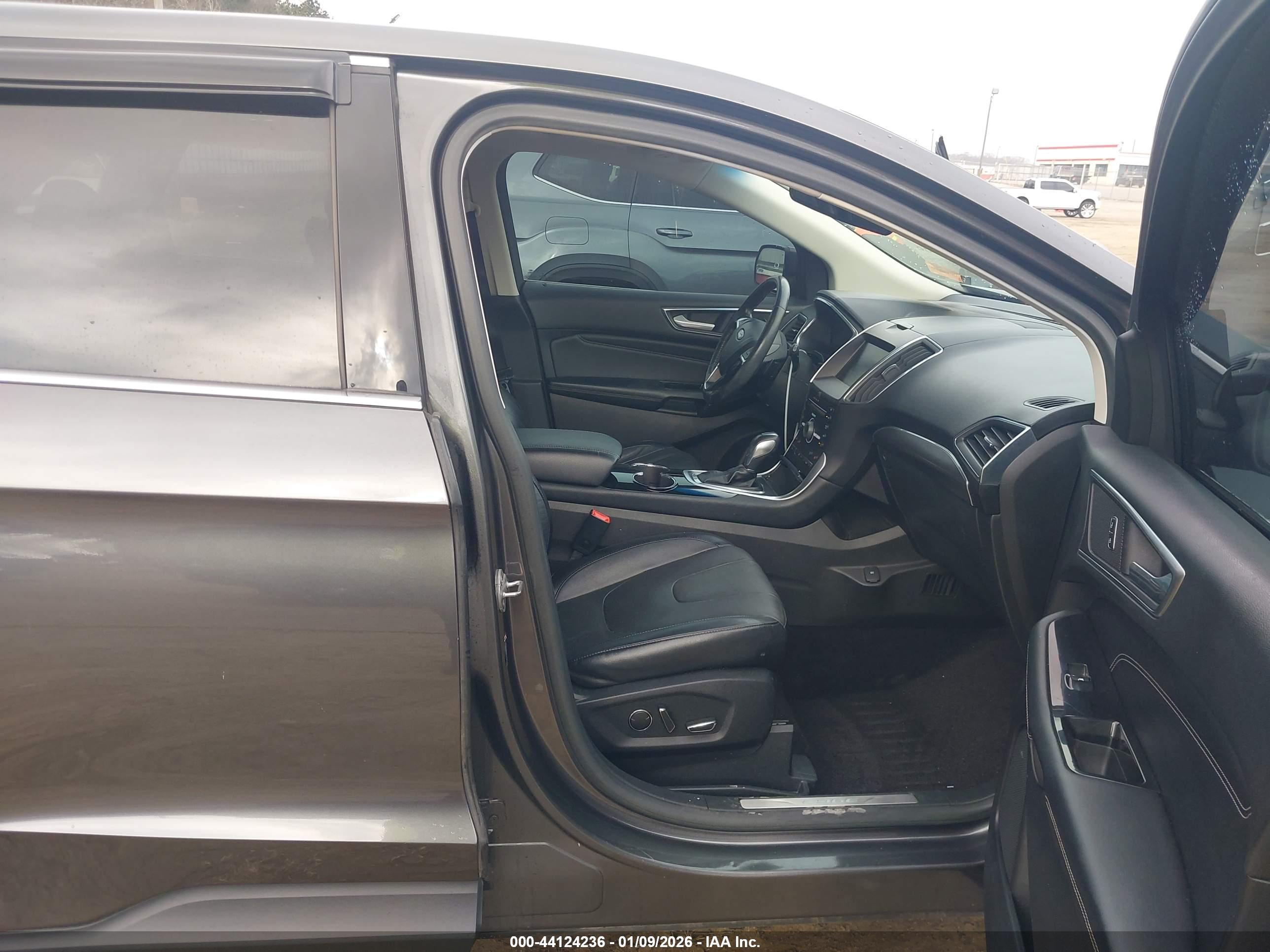 FORD EDGE image 5