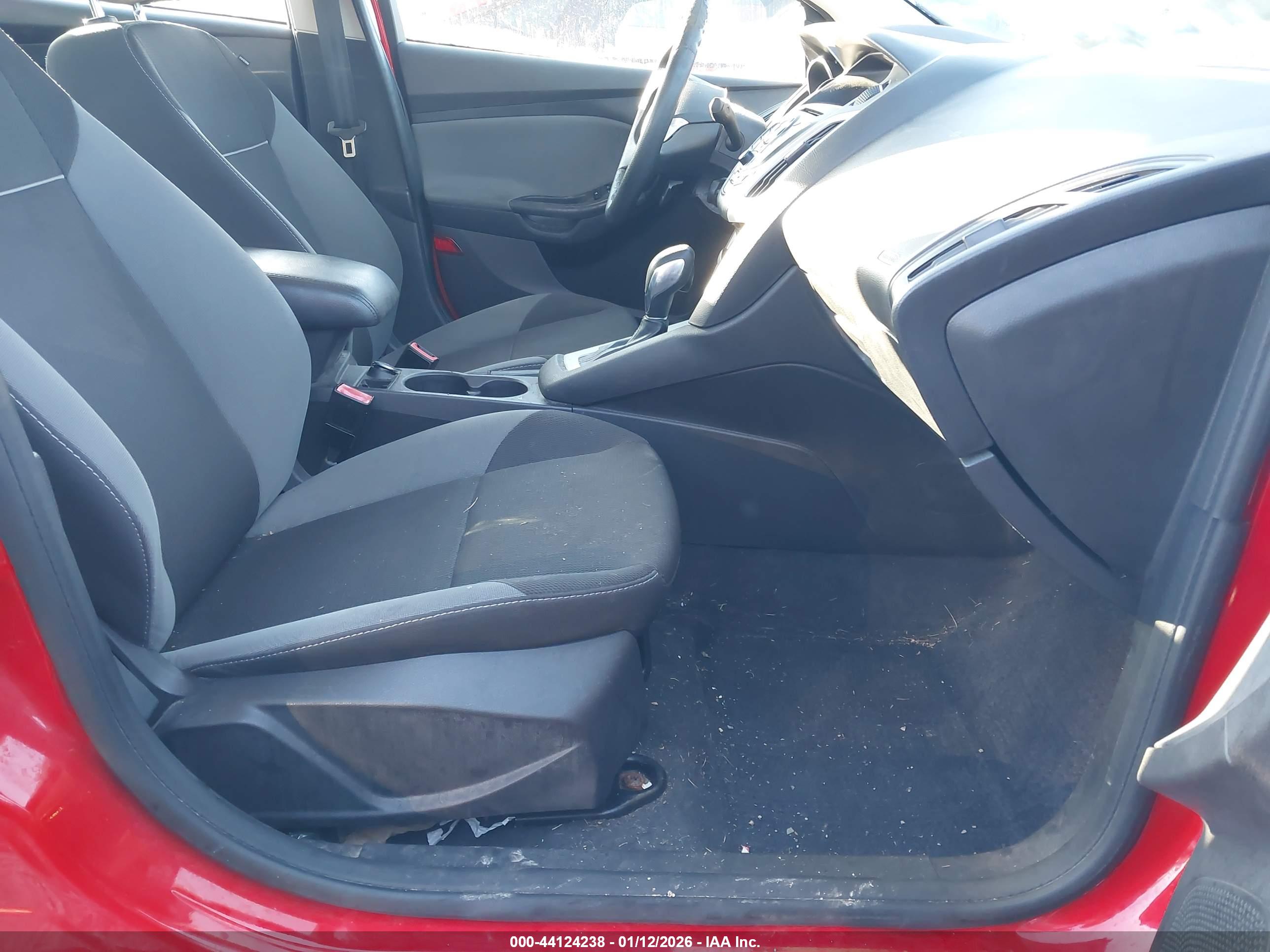 FORD FOCUS image 5