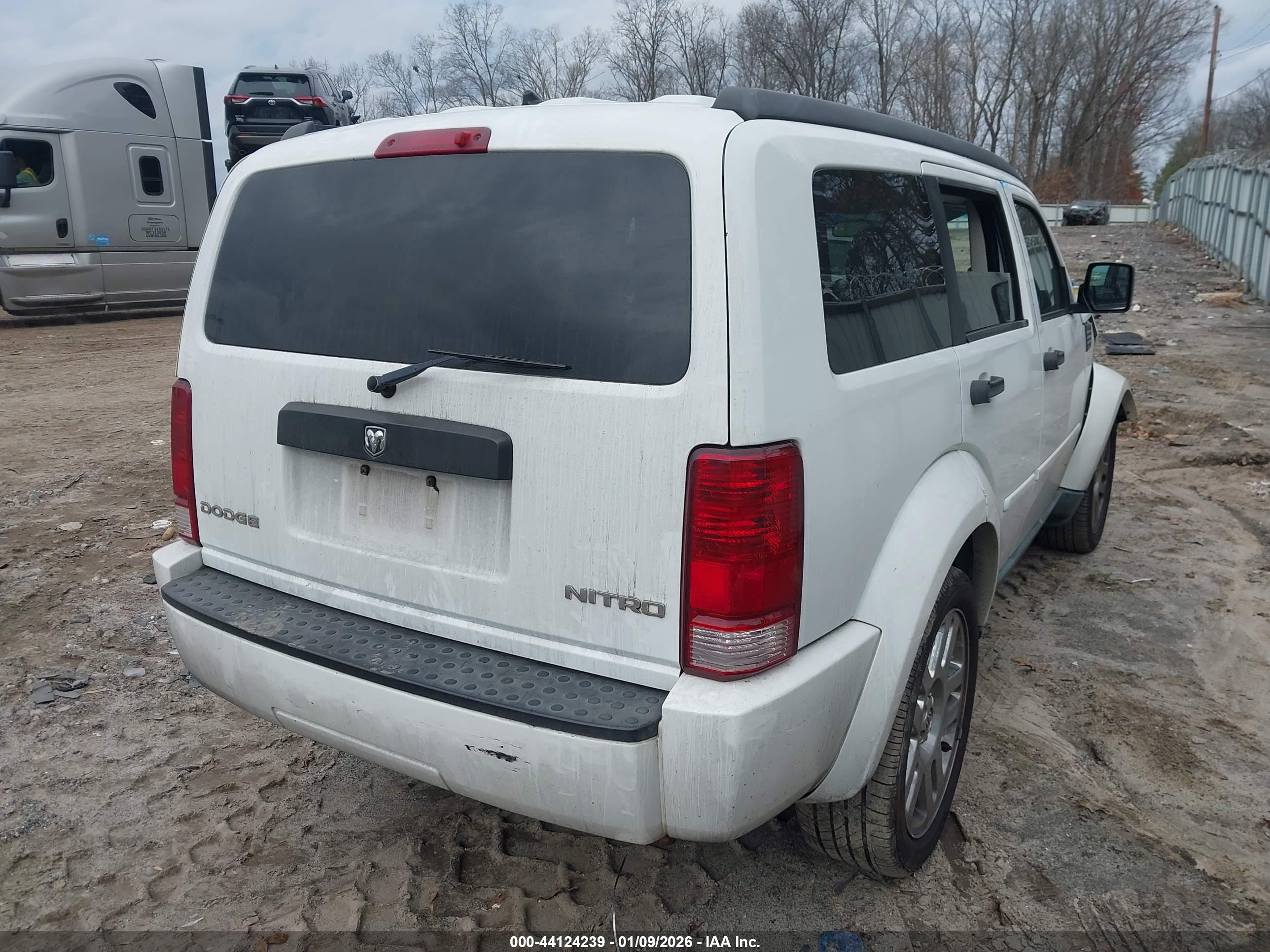 DODGE NITRO image 4