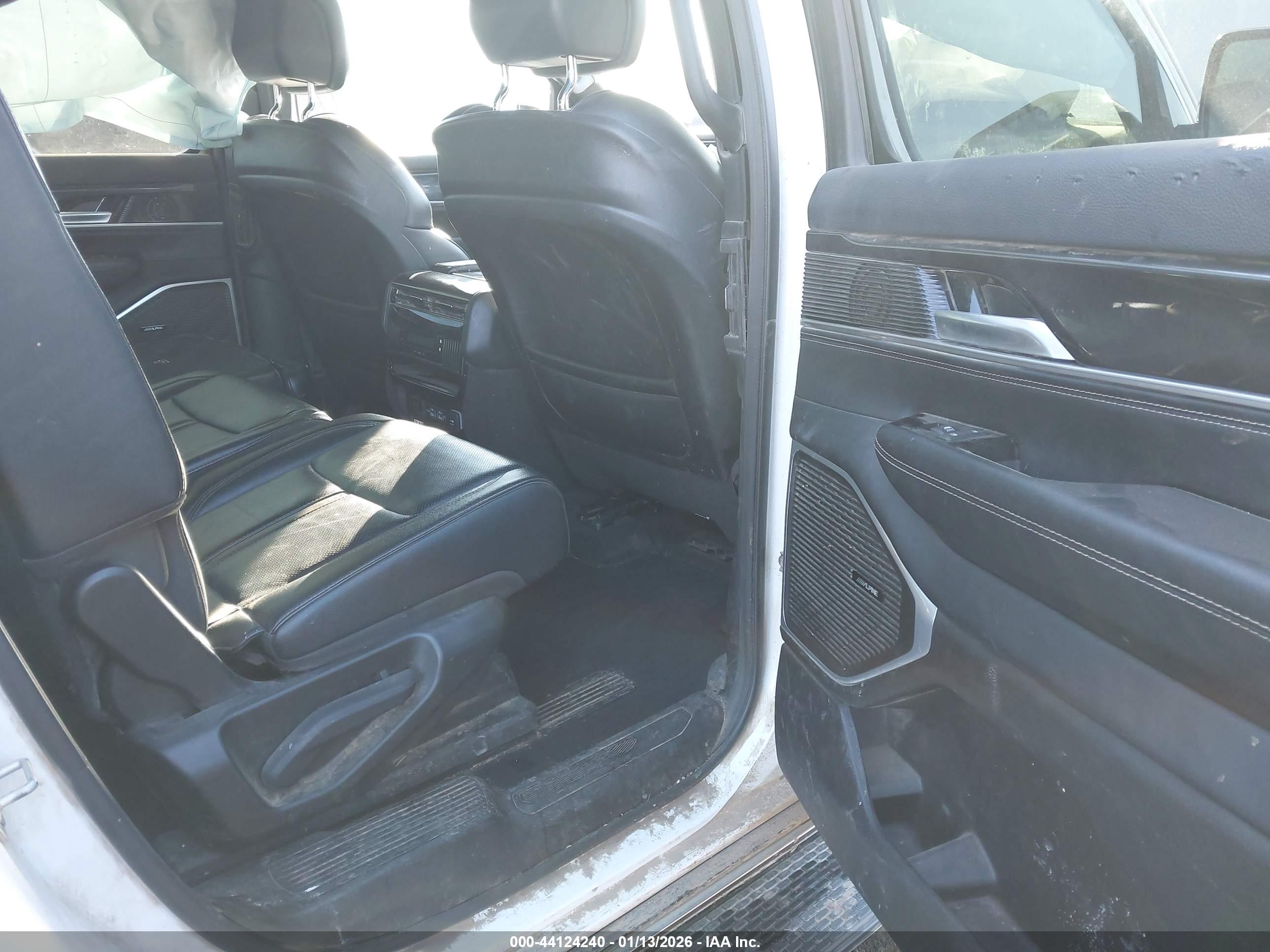 JEEP WAGONEER image 8