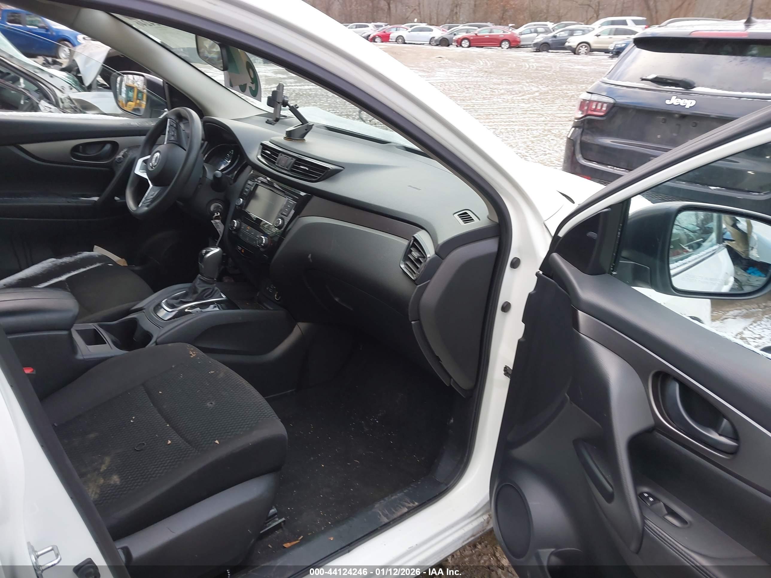 NISSAN ROGUE image 5