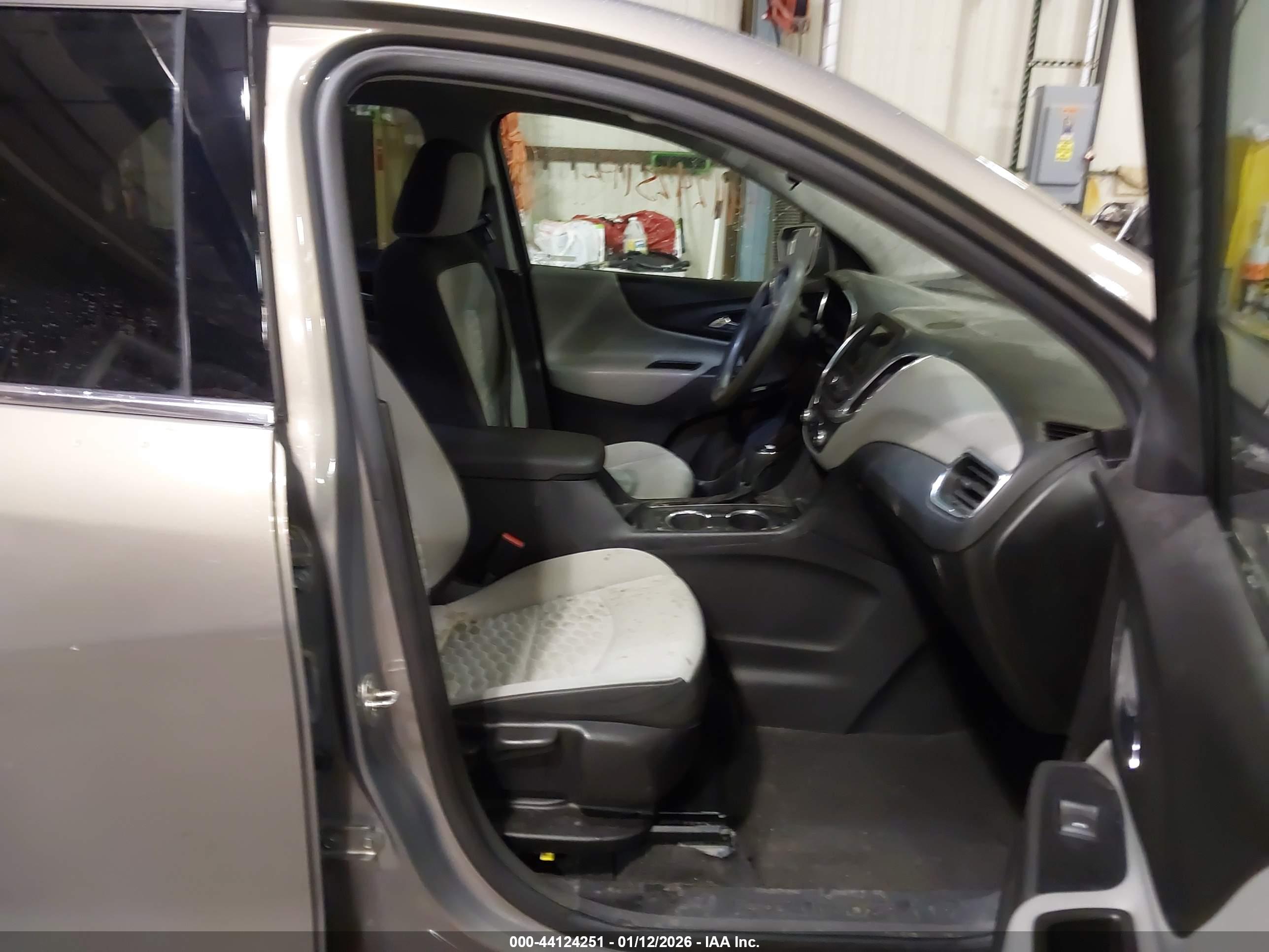 CHEVROLET EQUINOX image 5