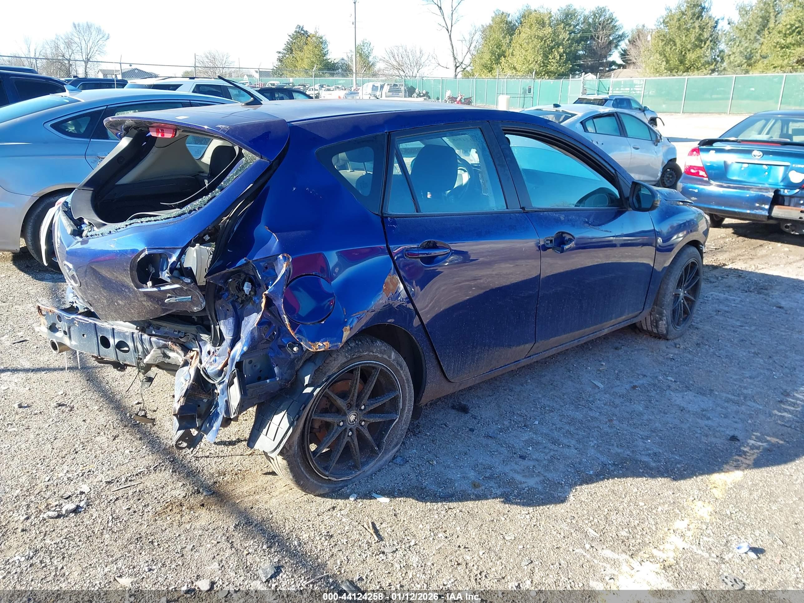 MAZDA MAZDA3 image 4