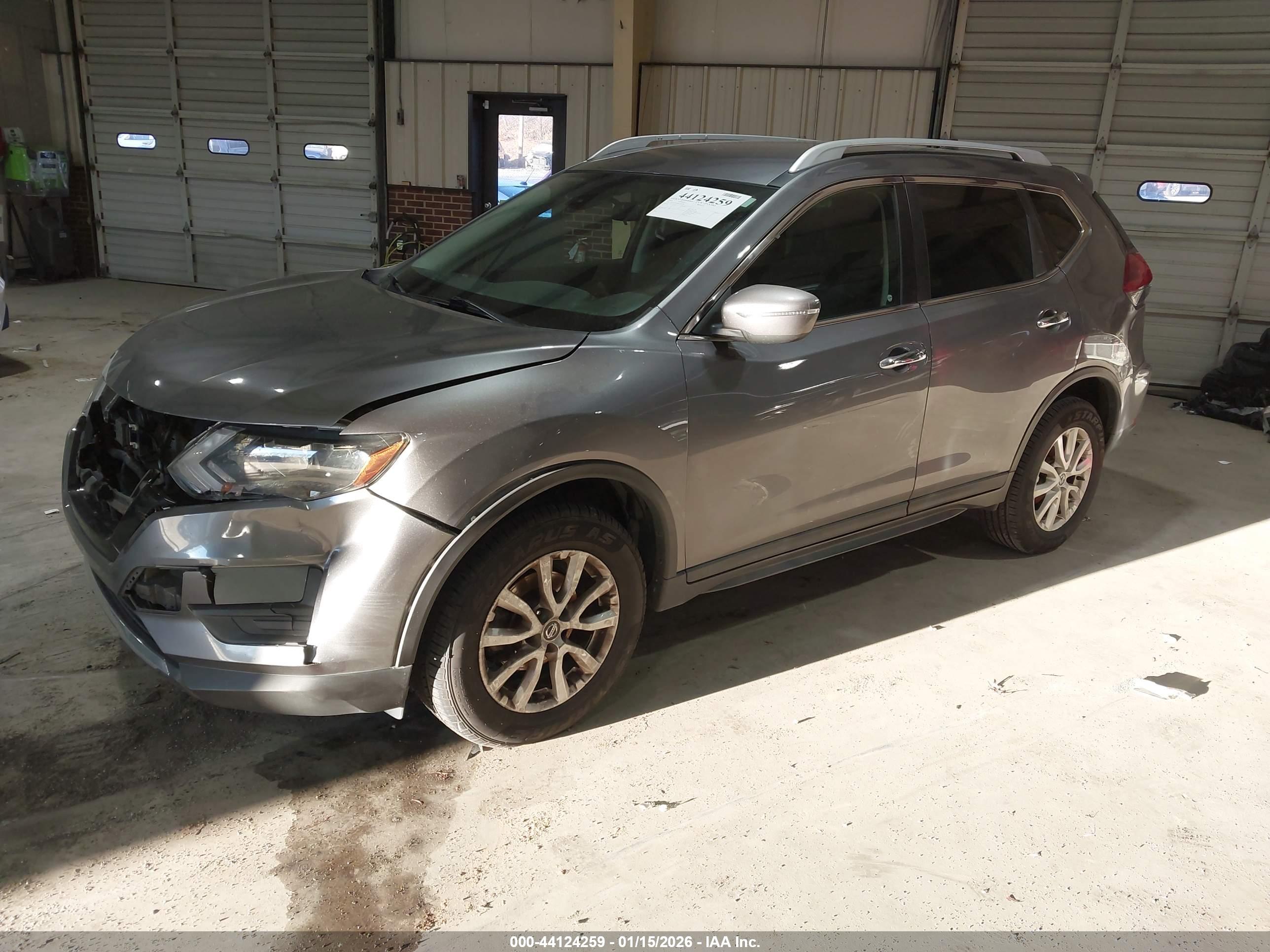NISSAN ROGUE image 2