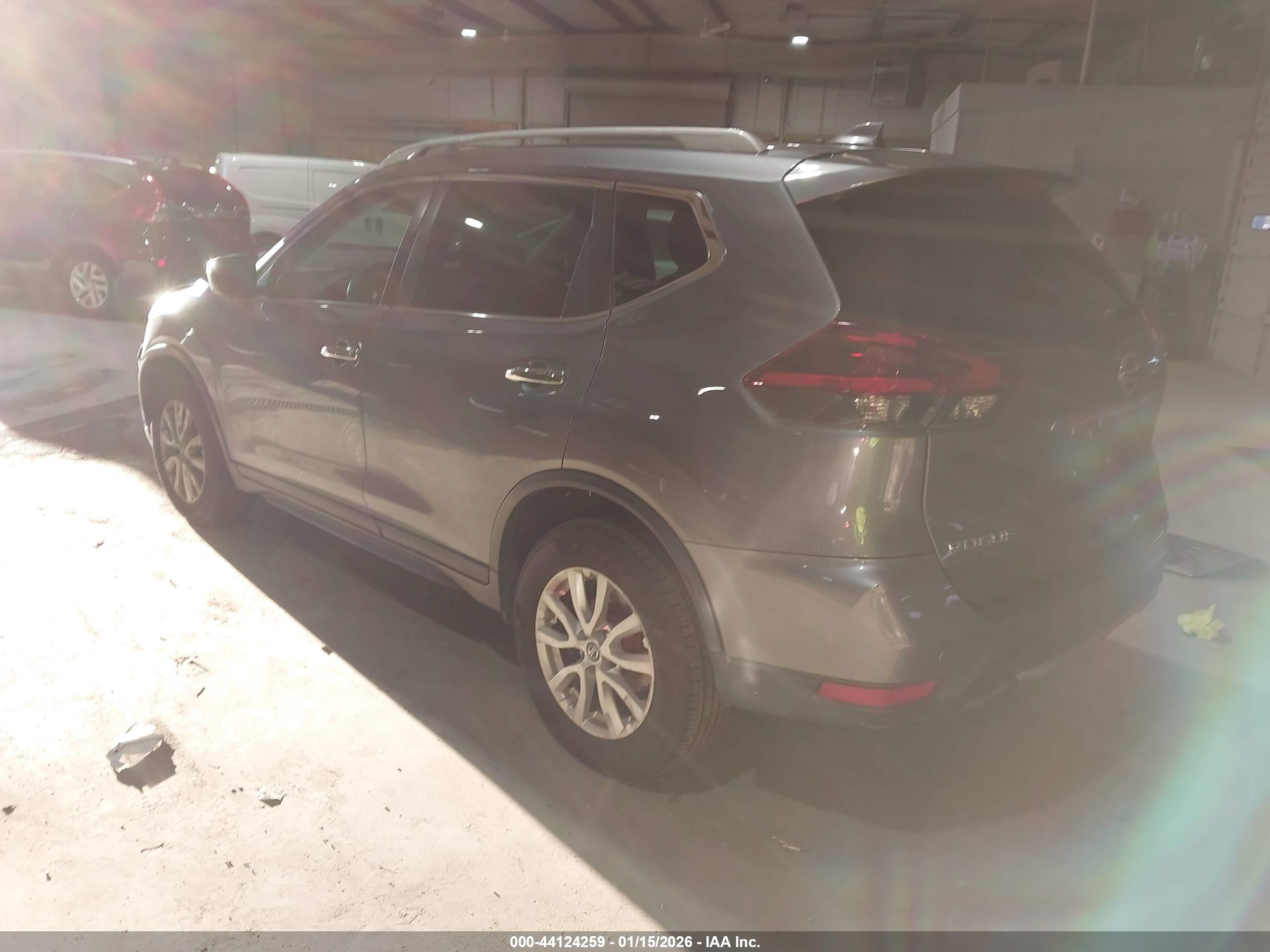 NISSAN ROGUE image 3