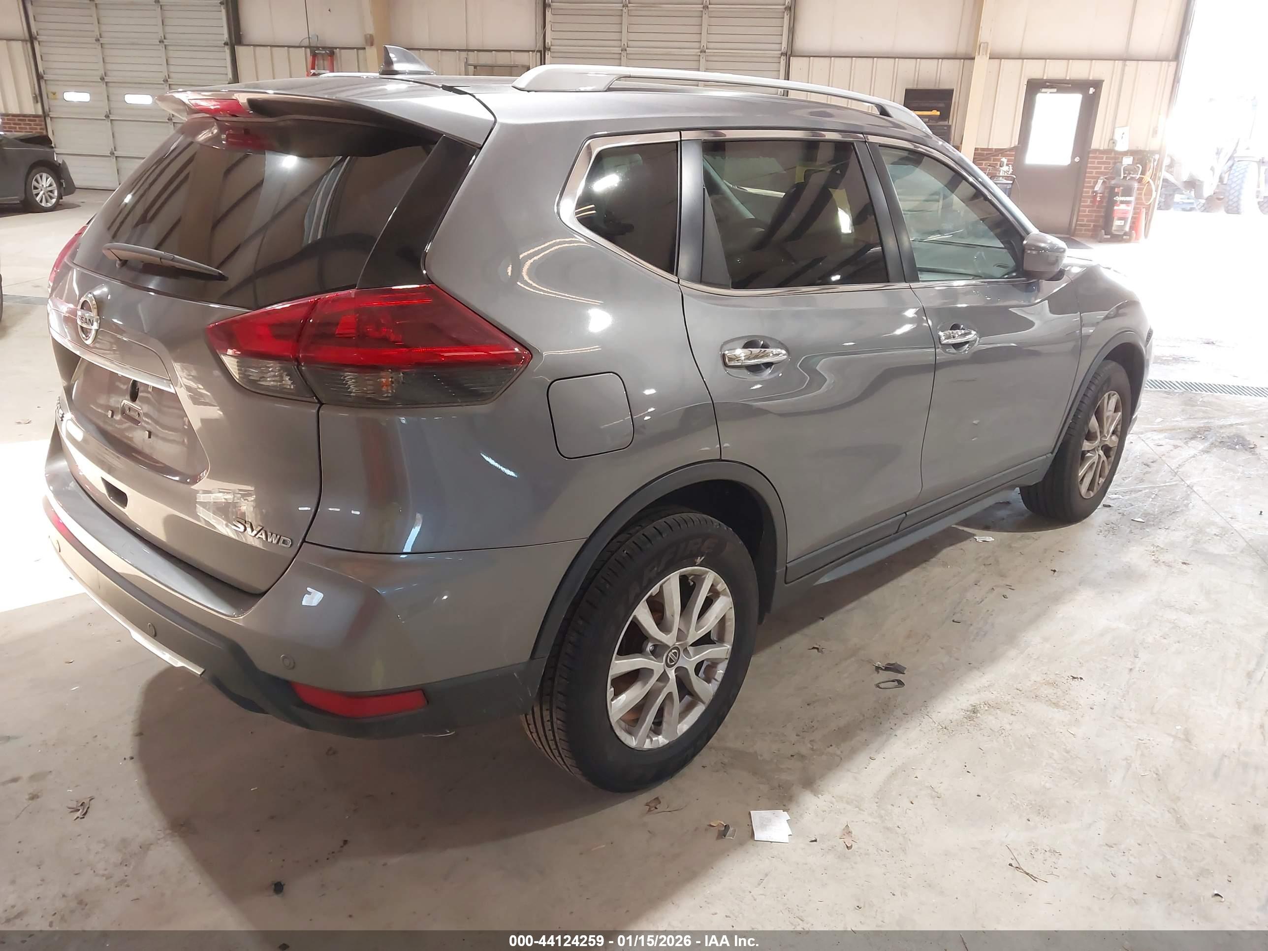 NISSAN ROGUE image 4