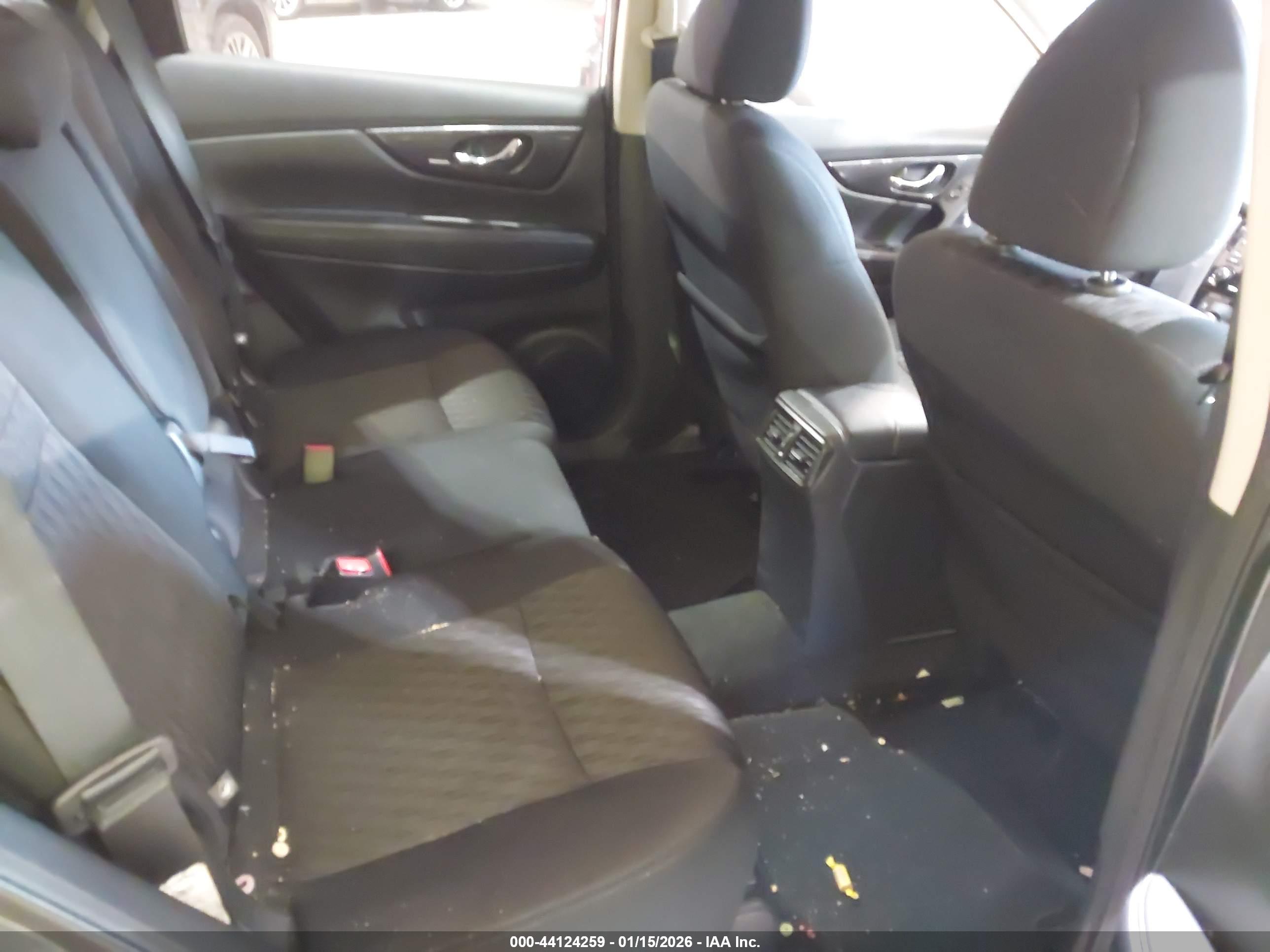 NISSAN ROGUE image 8