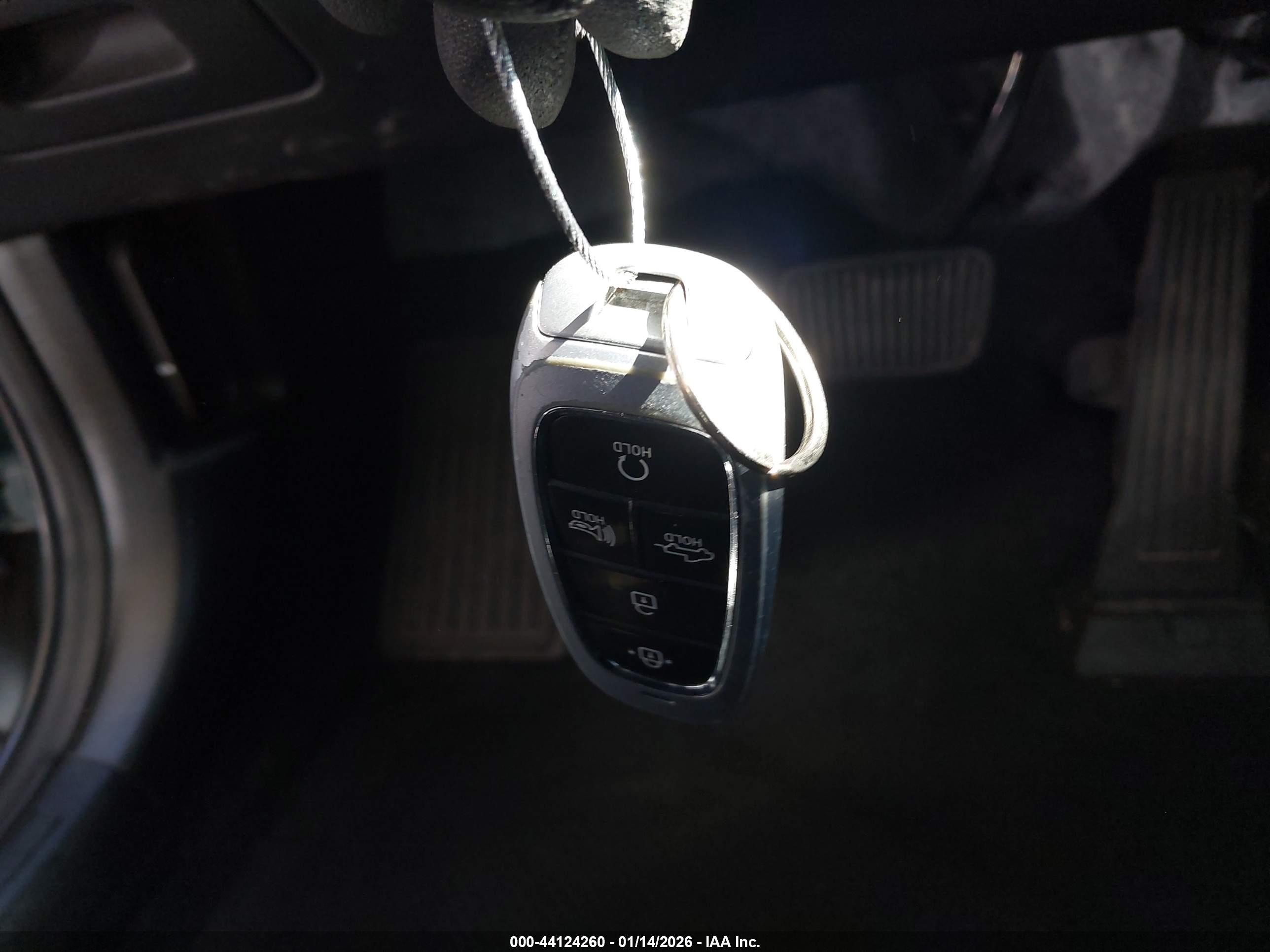 HYUNDAI SANTA image 11