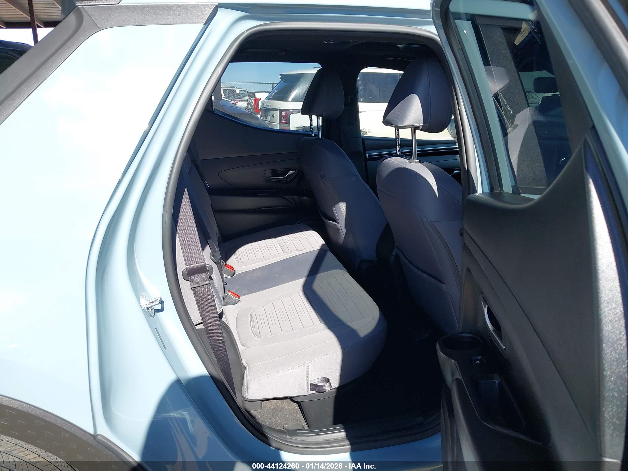 HYUNDAI SANTA image 8