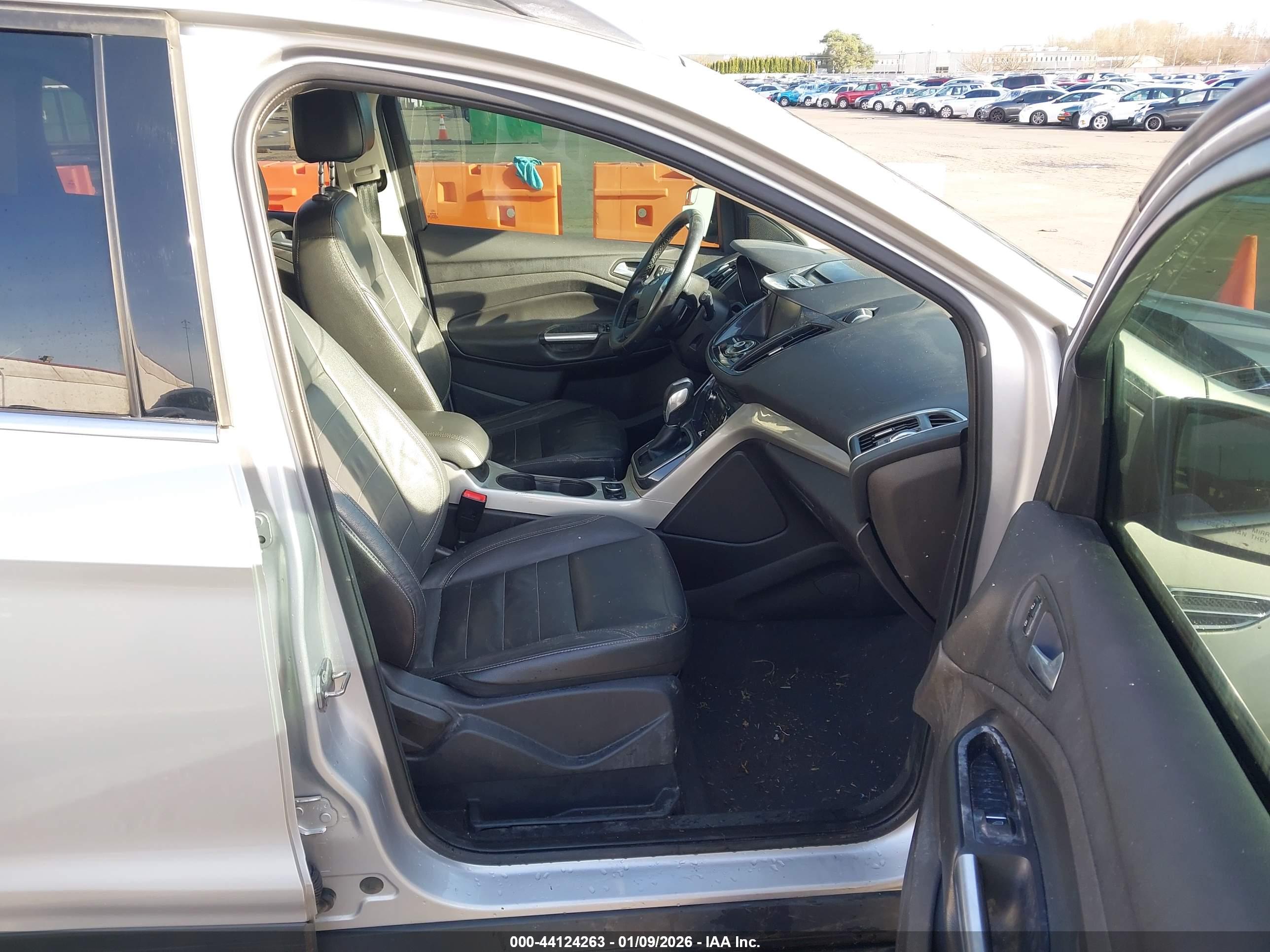 FORD ESCAPE image 5