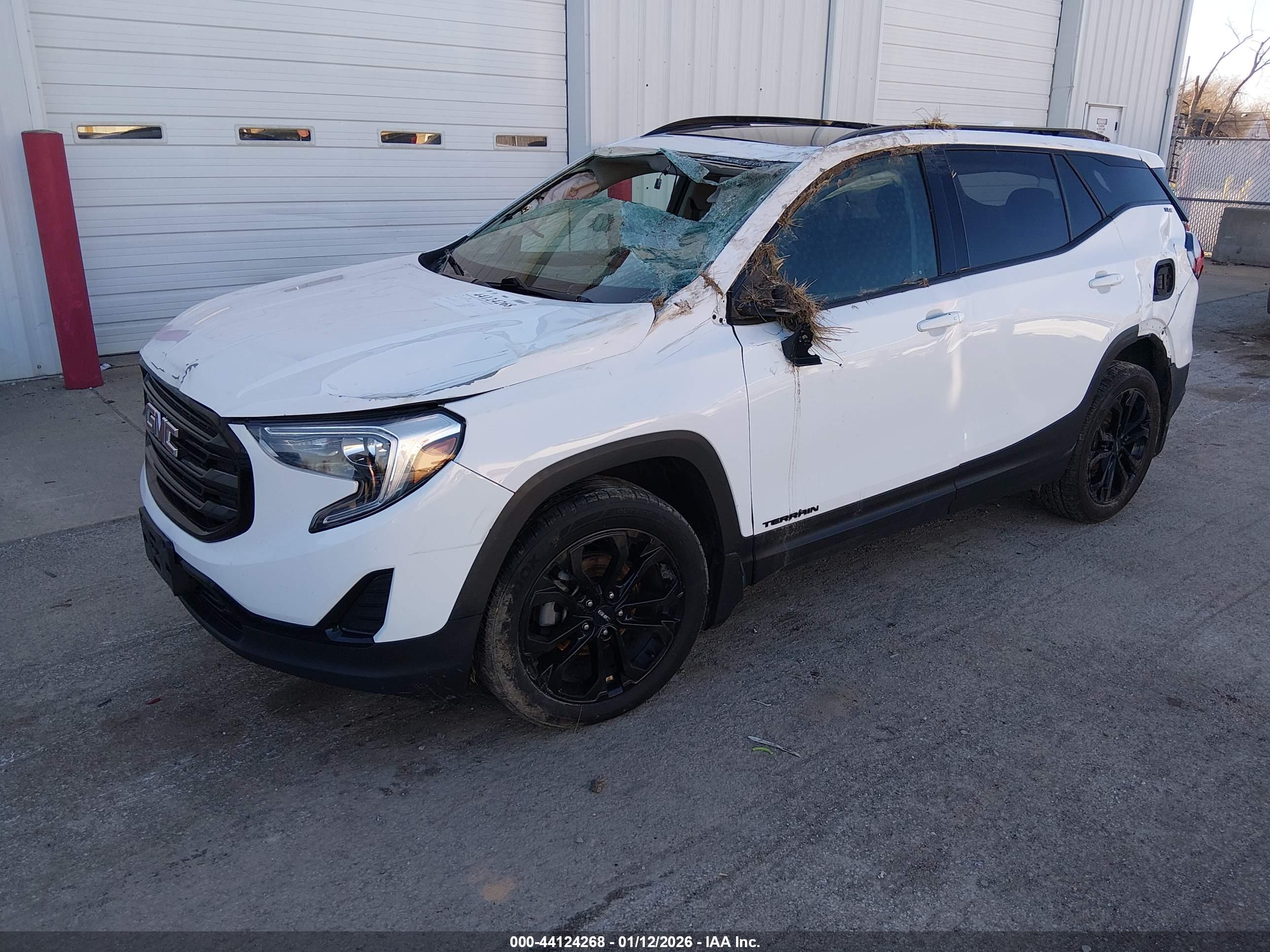 GMC TERRAIN image 2