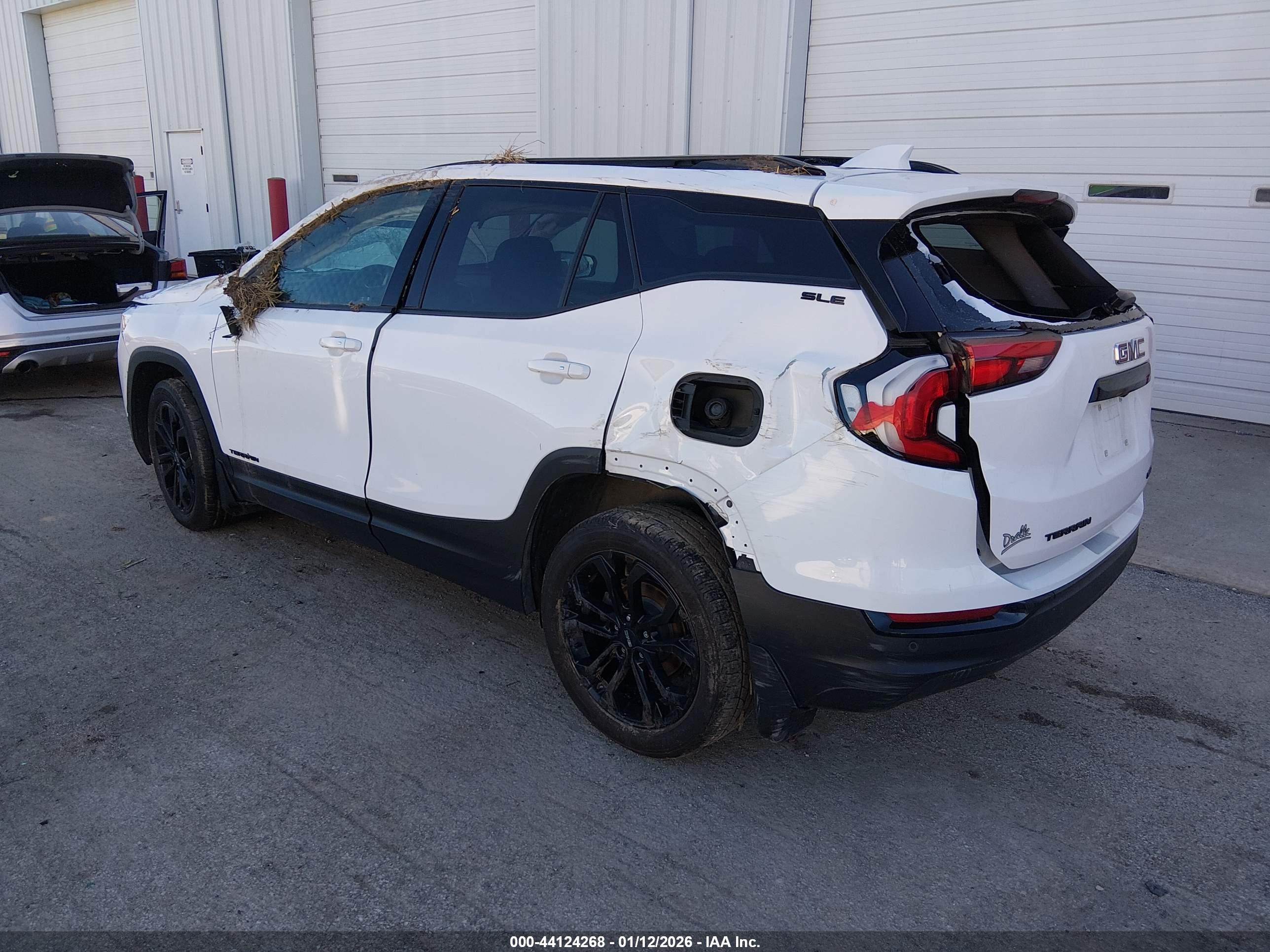 GMC TERRAIN image 3