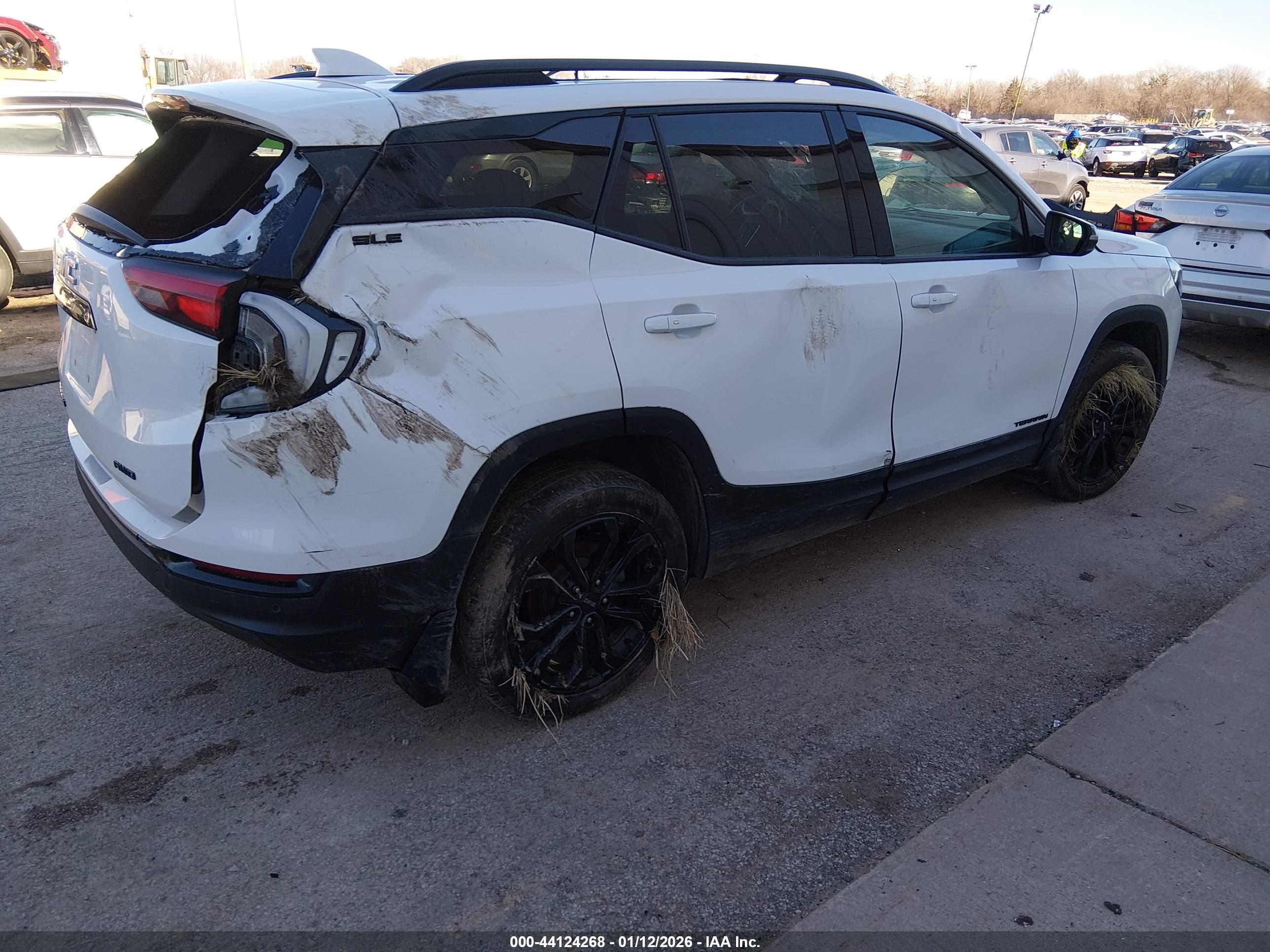 GMC TERRAIN image 4