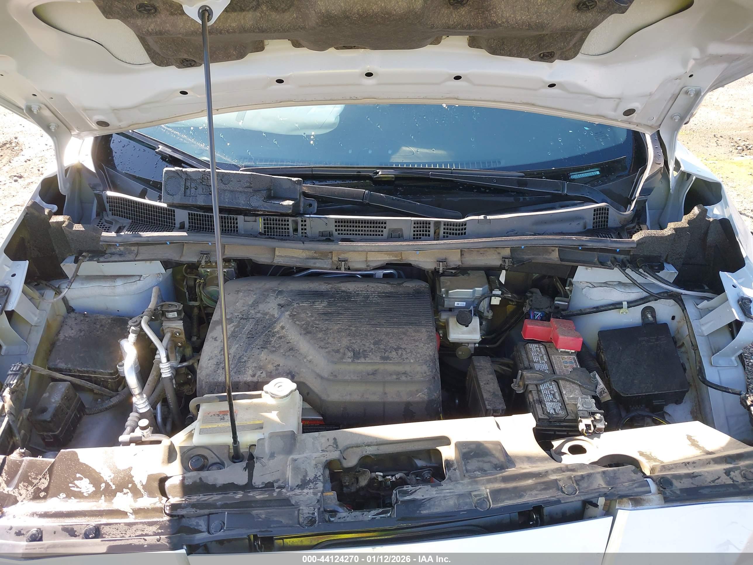 NISSAN LEAF image 10
