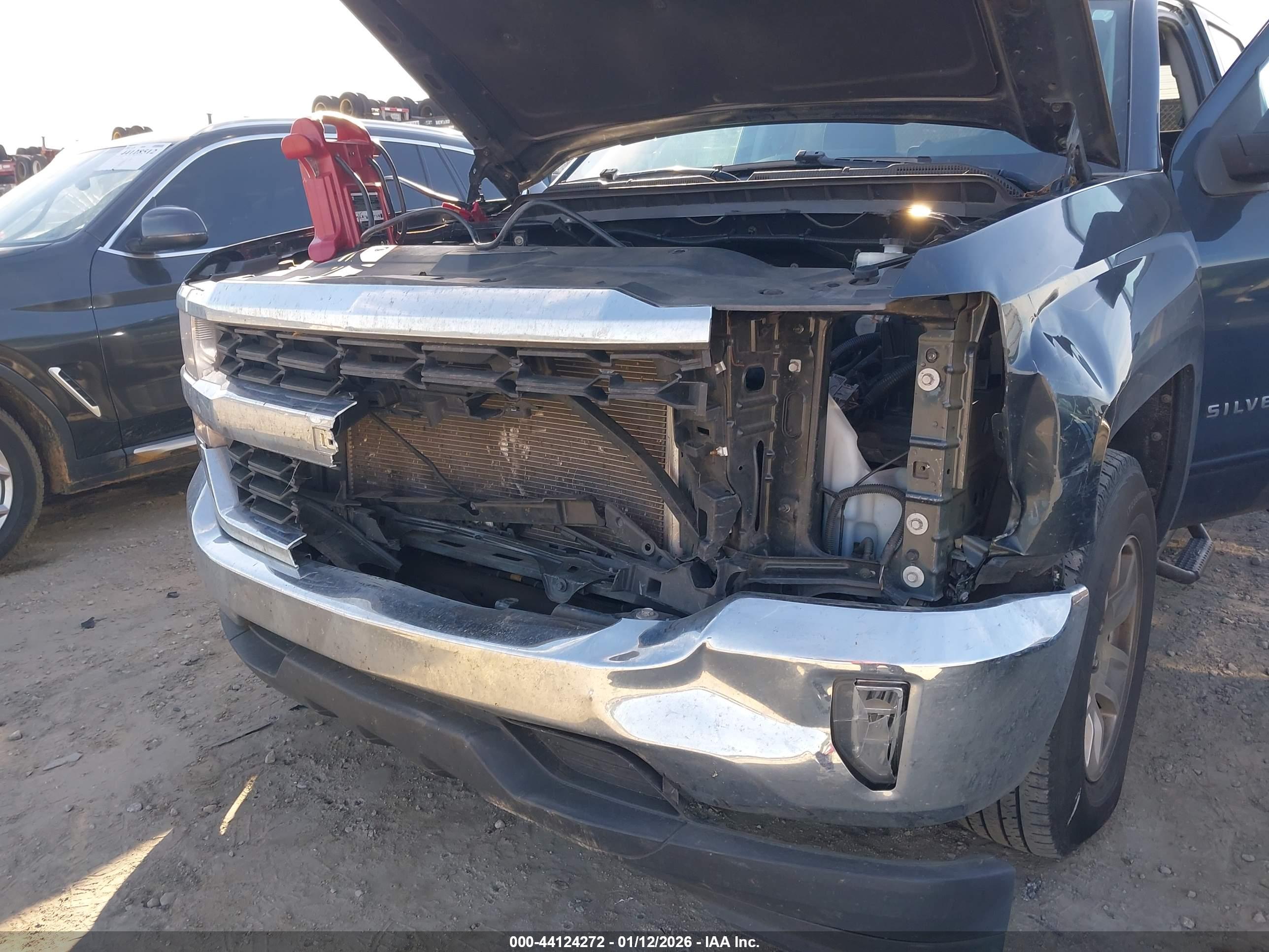 CHEVROLET SILVERADO image 6
